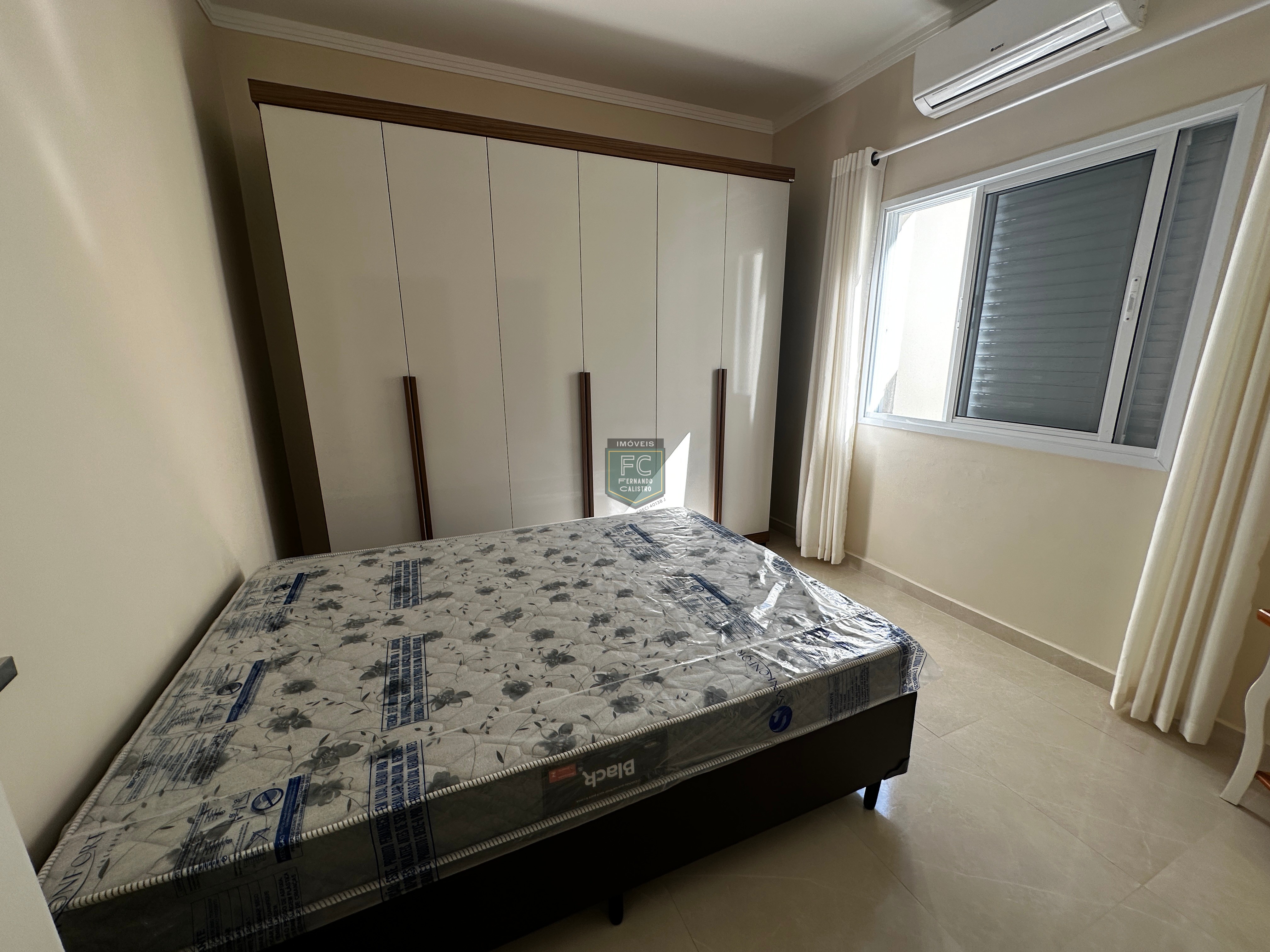 Casa Lote Inteiro 3 Suítes (1 na Edícula), Mobiliada, Ar Condicionado, Piscina, Espaço Gourmet, 3 Vagas, 35 mts da Praia, Bal Flórida, Praia Grande SP