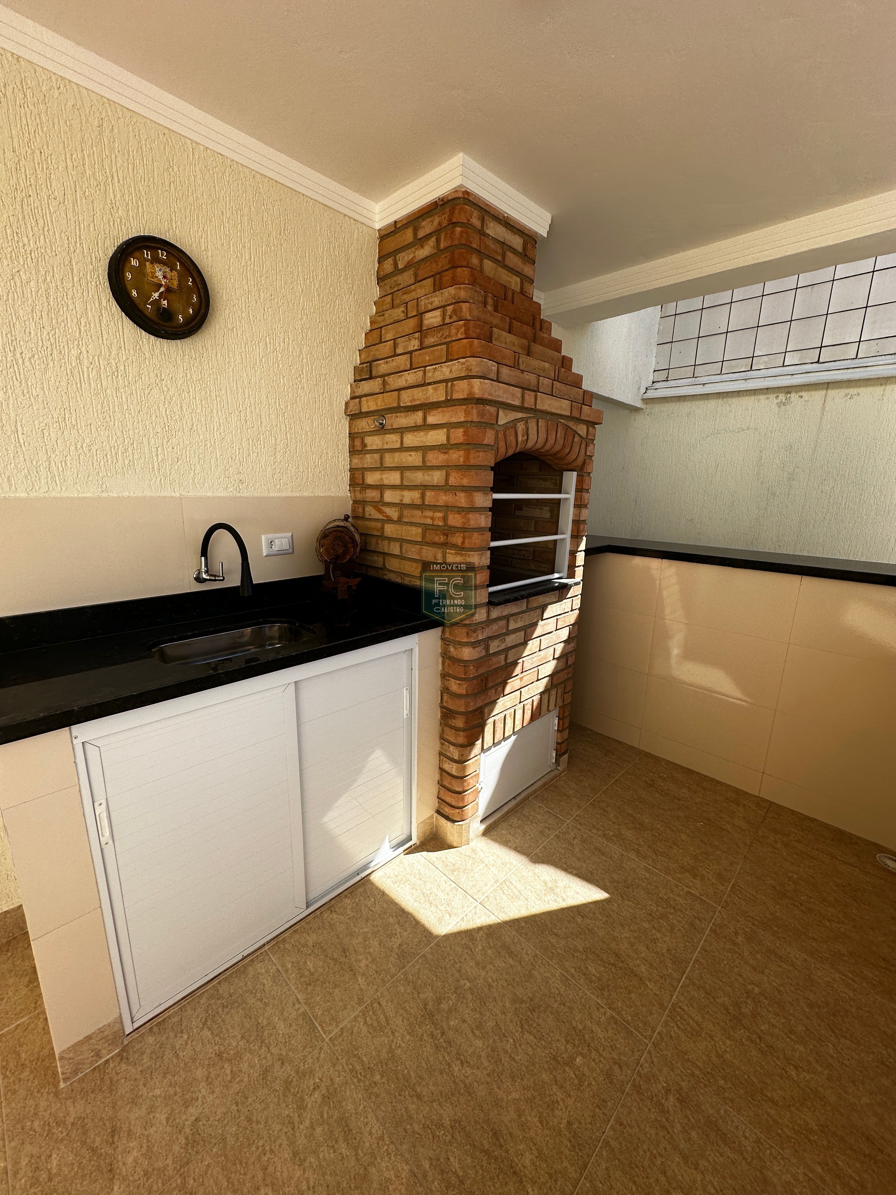 Casa lote inteiro 3 suítes (1 na edícula), mobiliada, ar con