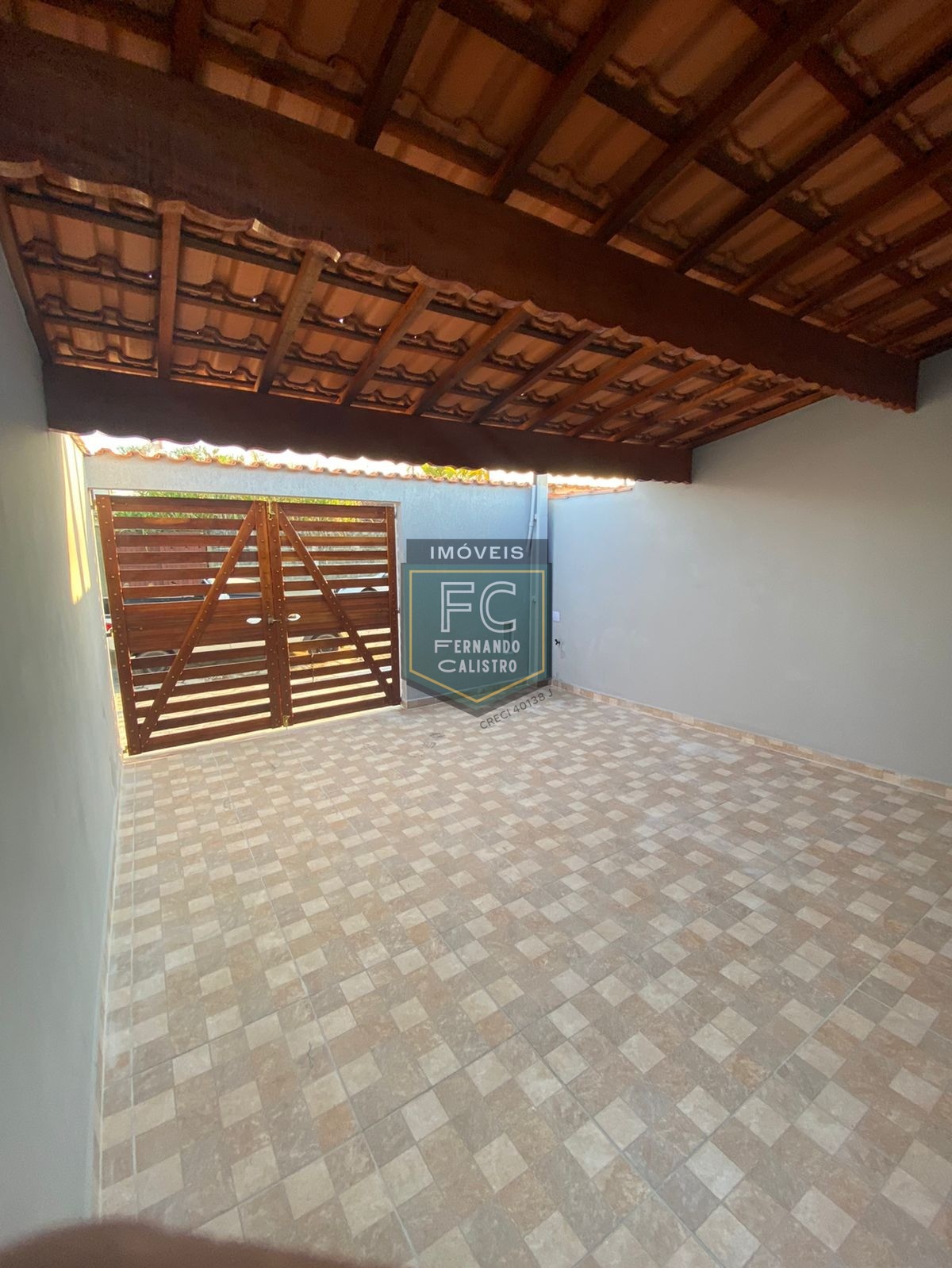 Casa térrea nova 2 dormitórios (1 suíte), quintal, piscina, 