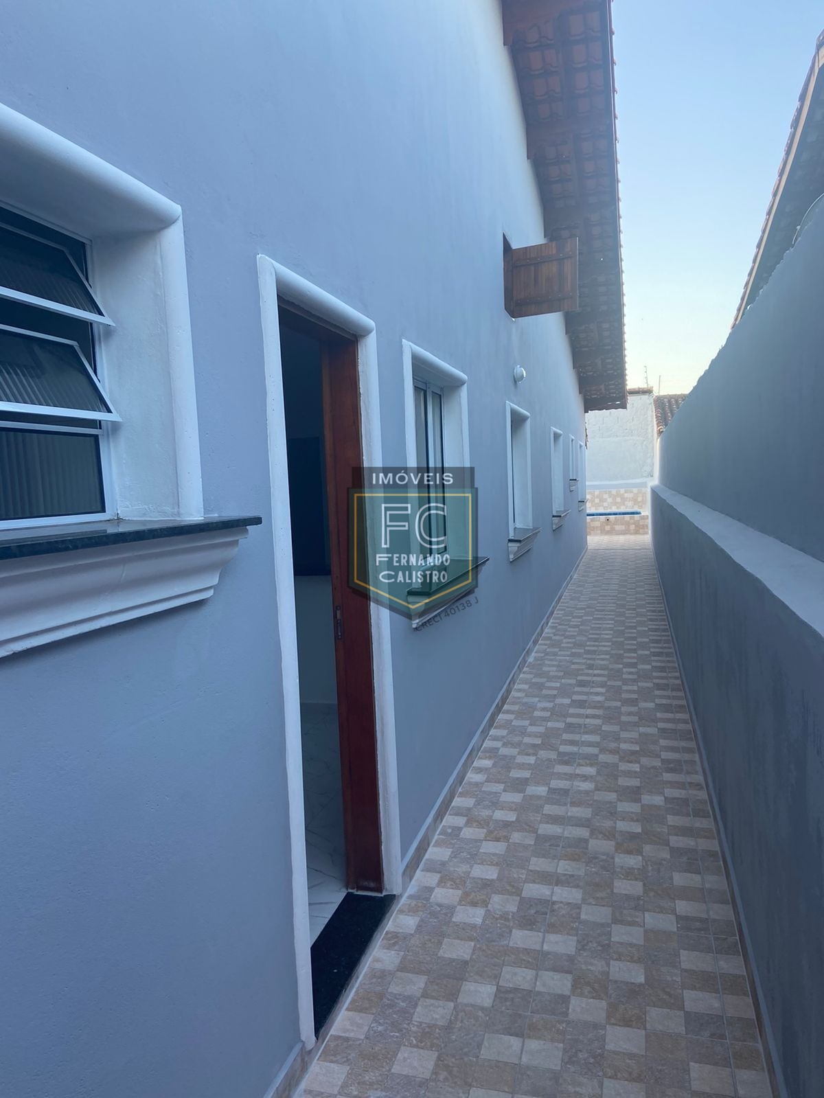 Casa térrea nova 2 dormitórios (1 suíte), quintal, piscina, 