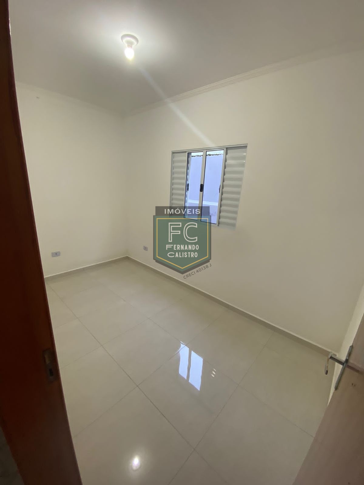 Casa térrea nova 2 dormitórios (1 suíte), quintal, piscina, 