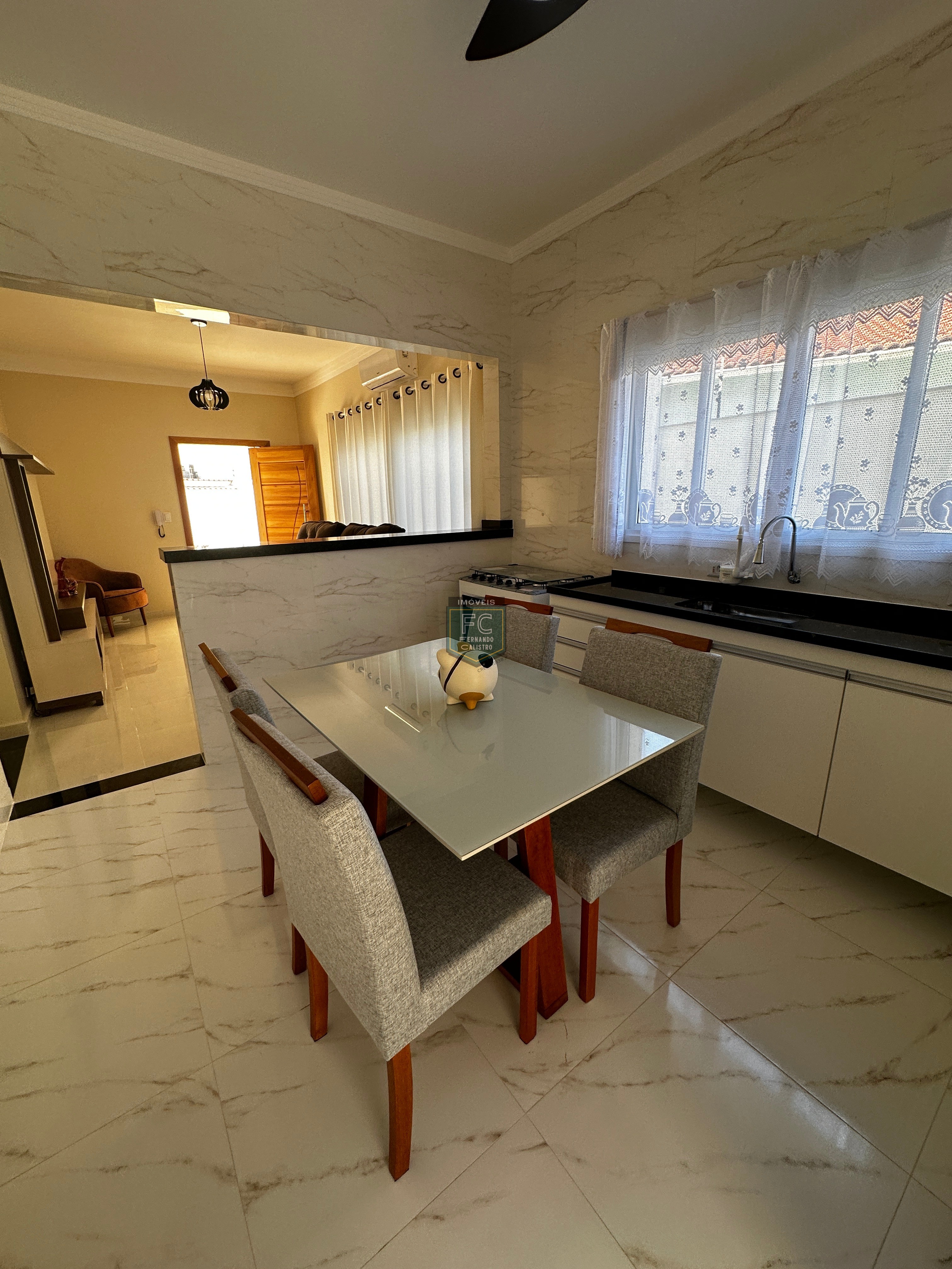 Casa lote inteiro 3 suítes (1 na edícula), mobiliada, ar con