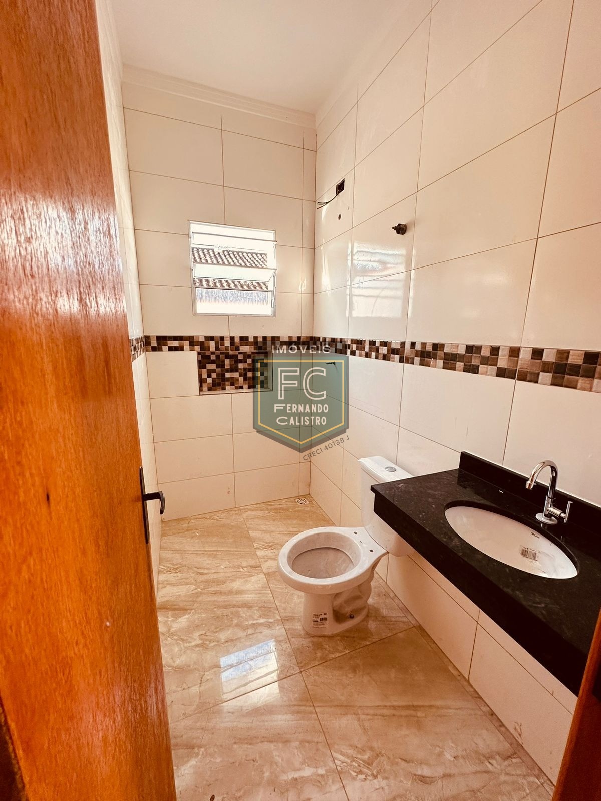 Casa térrea nova, 2 dormitórios (1 suíte), quintal, piscina,