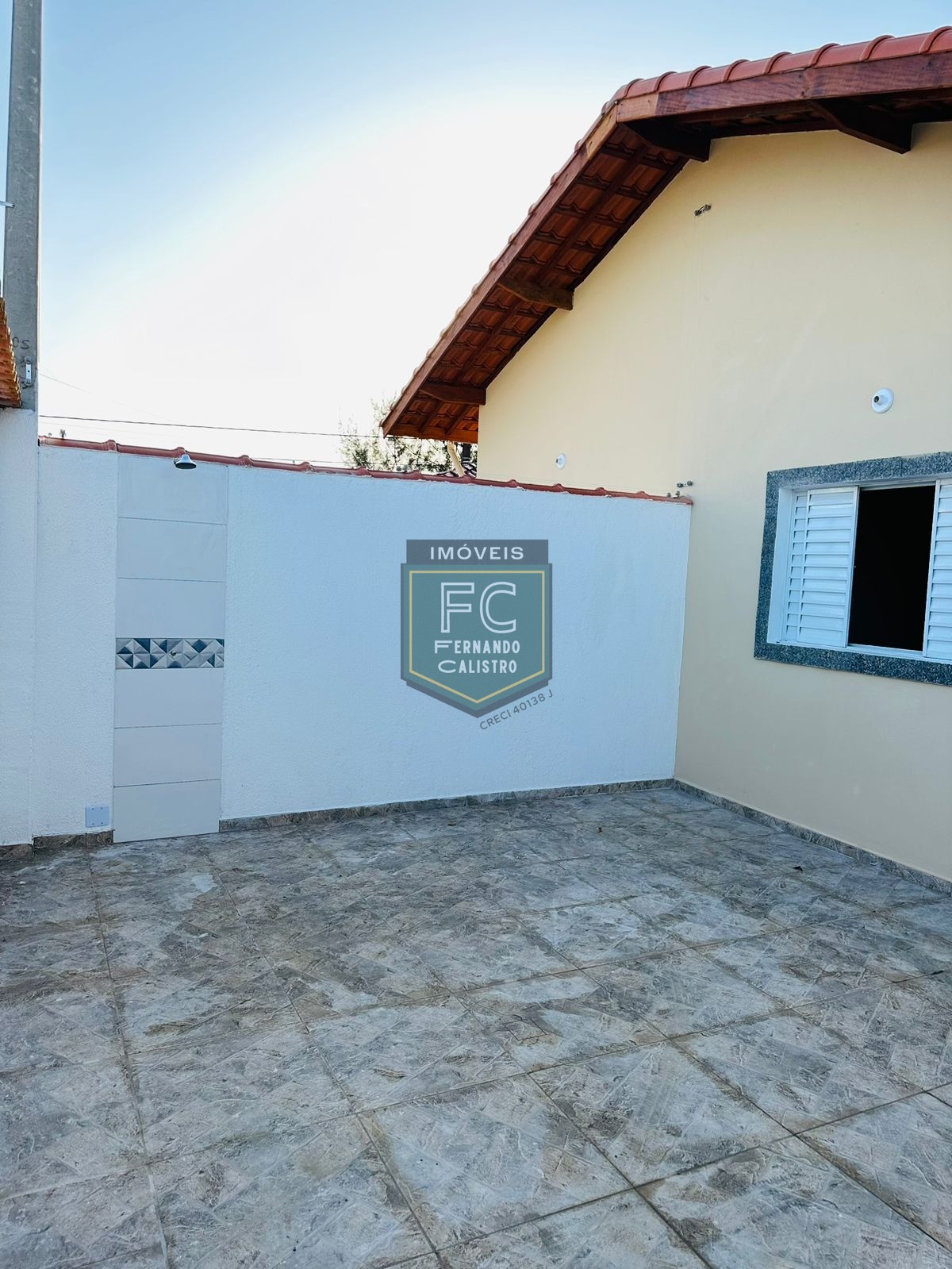 Casa térrea nova, 2 dormitórios (1 suíte), quintal, piscina,