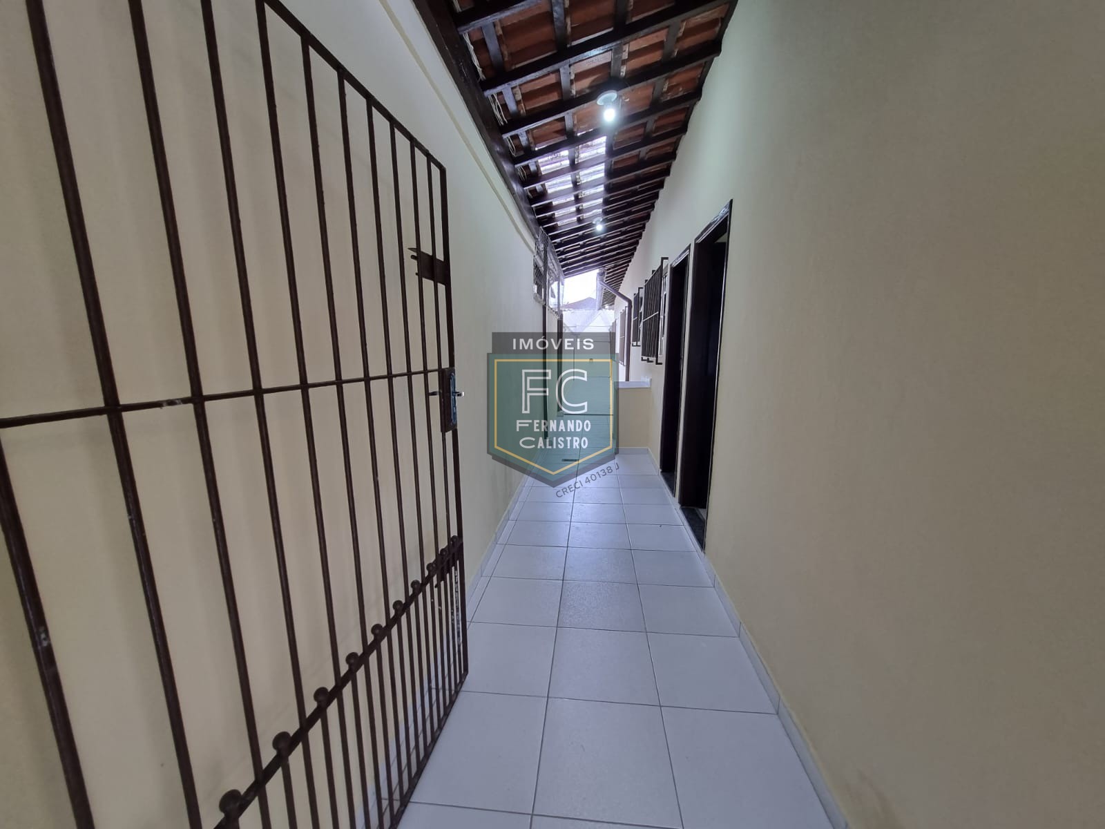 Casa térrea reformada 2 dormitórios (1 suíte) próxima ao cen