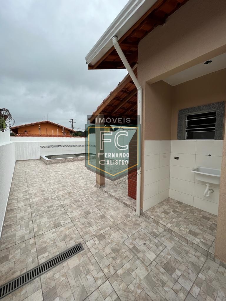 Casa térrea nova 2 dormitórios (1 suíte), quintal, piscina, 
