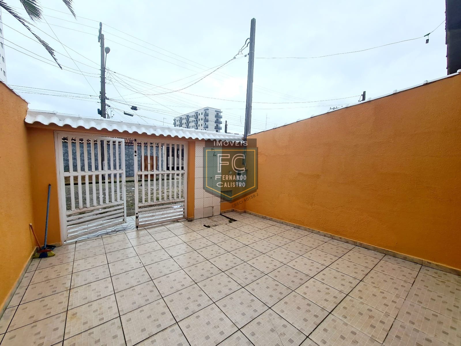 Casa térrea 3 dormitórios (1 suíte) reformada, área gourmet 