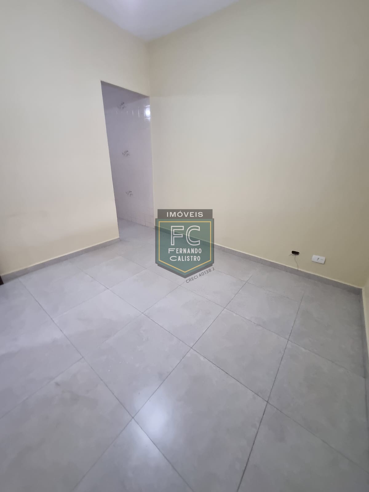 Casa térrea reformada 2 dormitórios (1 suíte) próxima ao centro de ocian, 2 vagas cobertas, z2, $ imperdível, financiamento bancário, praia grande sp
