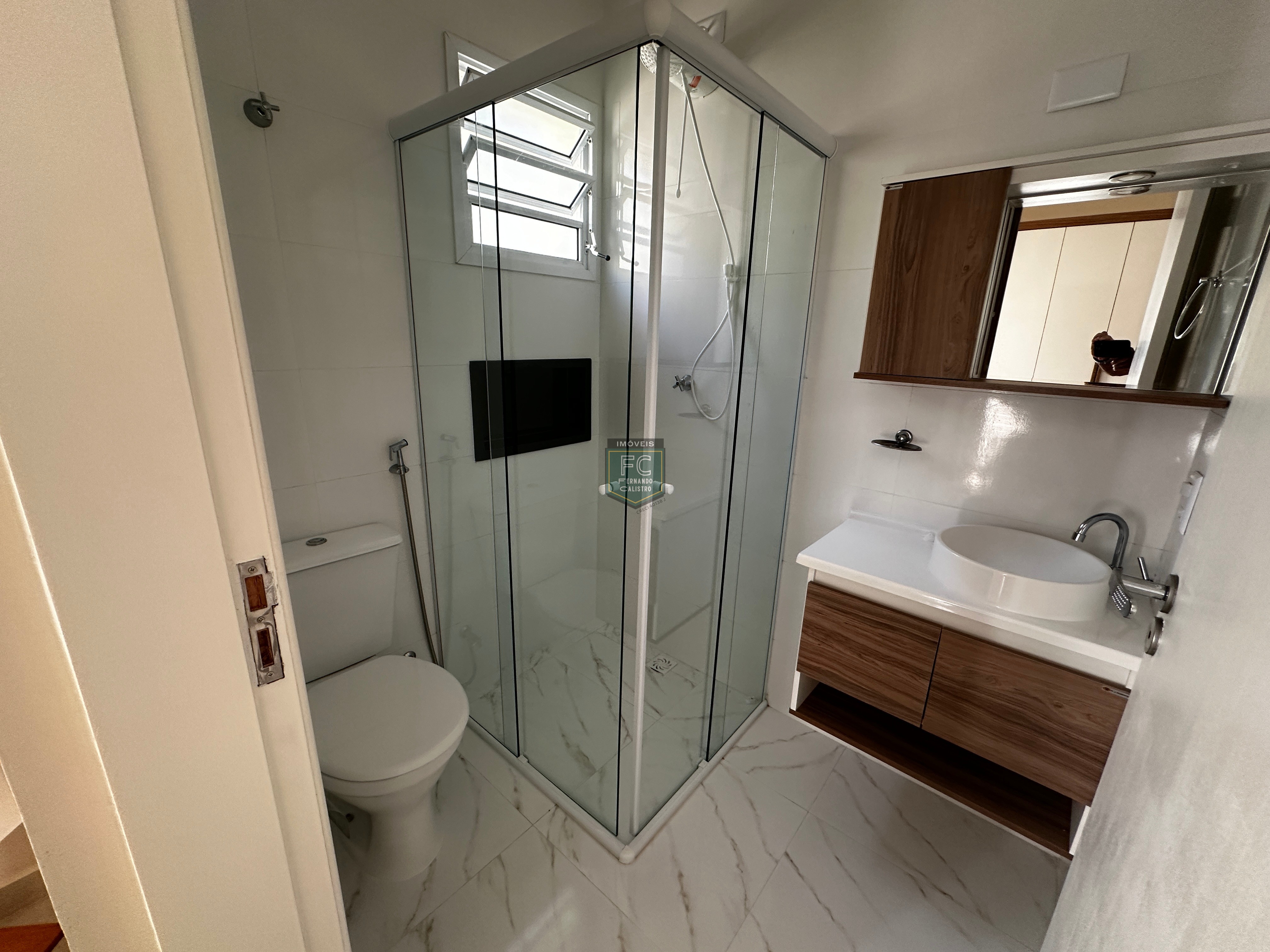 Casa Lote Inteiro 3 Suítes (1 na Edícula), Mobiliada, Ar Condicionado, Piscina, Espaço Gourmet, 3 Vagas, 35 mts da Praia, Bal Flórida, Praia Grande SP