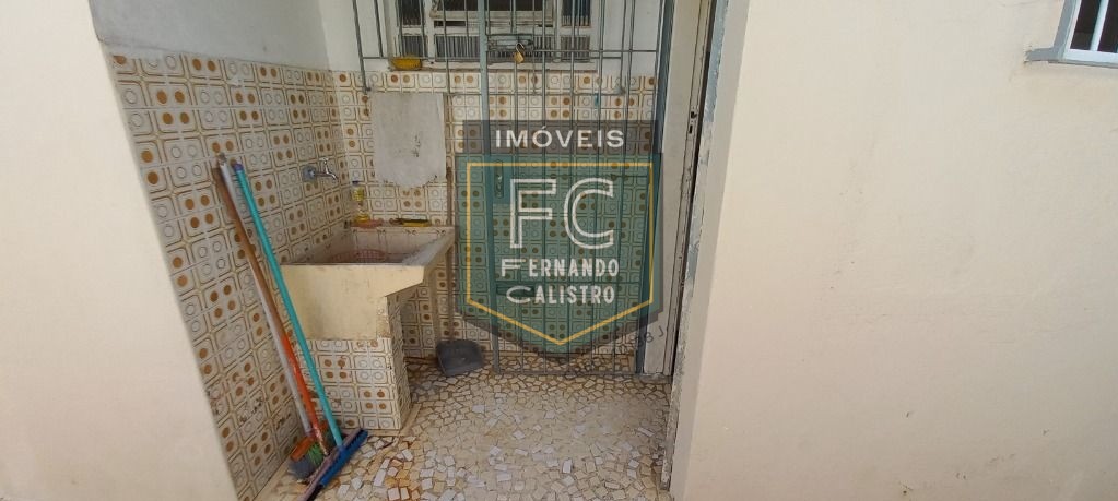 Casa térrea c/ piscina a passos da praia, 2 dormitórios, 2 banheiros, 3 vagas cobertas, $ imperdível, financiamento bancário, jd real, praia grande sp