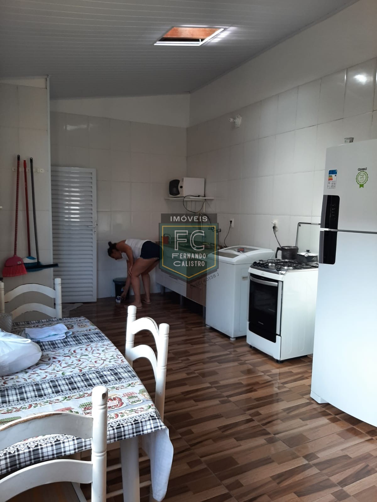 Imóvel c/ 2 casas p/ uso residencial / comercial, reformado, 2 dormitórios cada, área gourmet c/ churrasqueira, 2 vagas, pedreira, centro, mongaguá sp