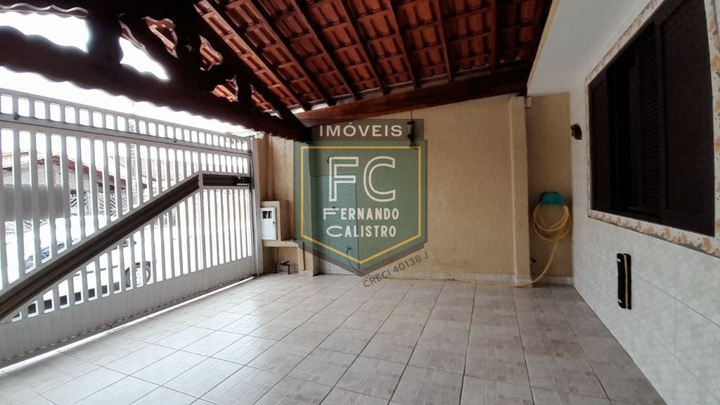 Casa térrea reformada 2 dormitórios edícula c/ wc, quintal c