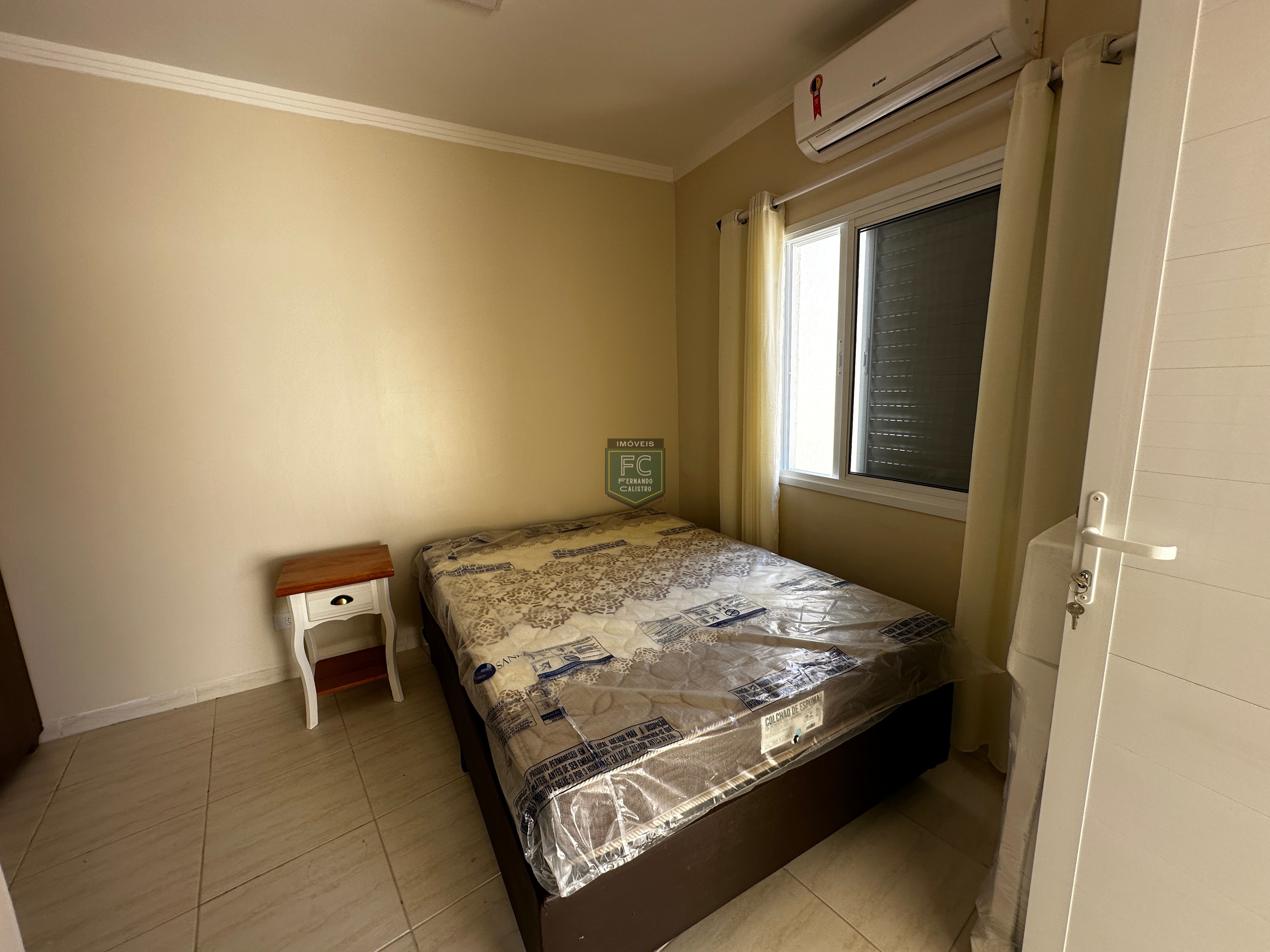 Casa Lote Inteiro 3 Suítes (1 na Edícula), Mobiliada, Ar Condicionado, Piscina, Espaço Gourmet, 3 Vagas, 35 mts da Praia, Bal Flórida, Praia Grande SP
