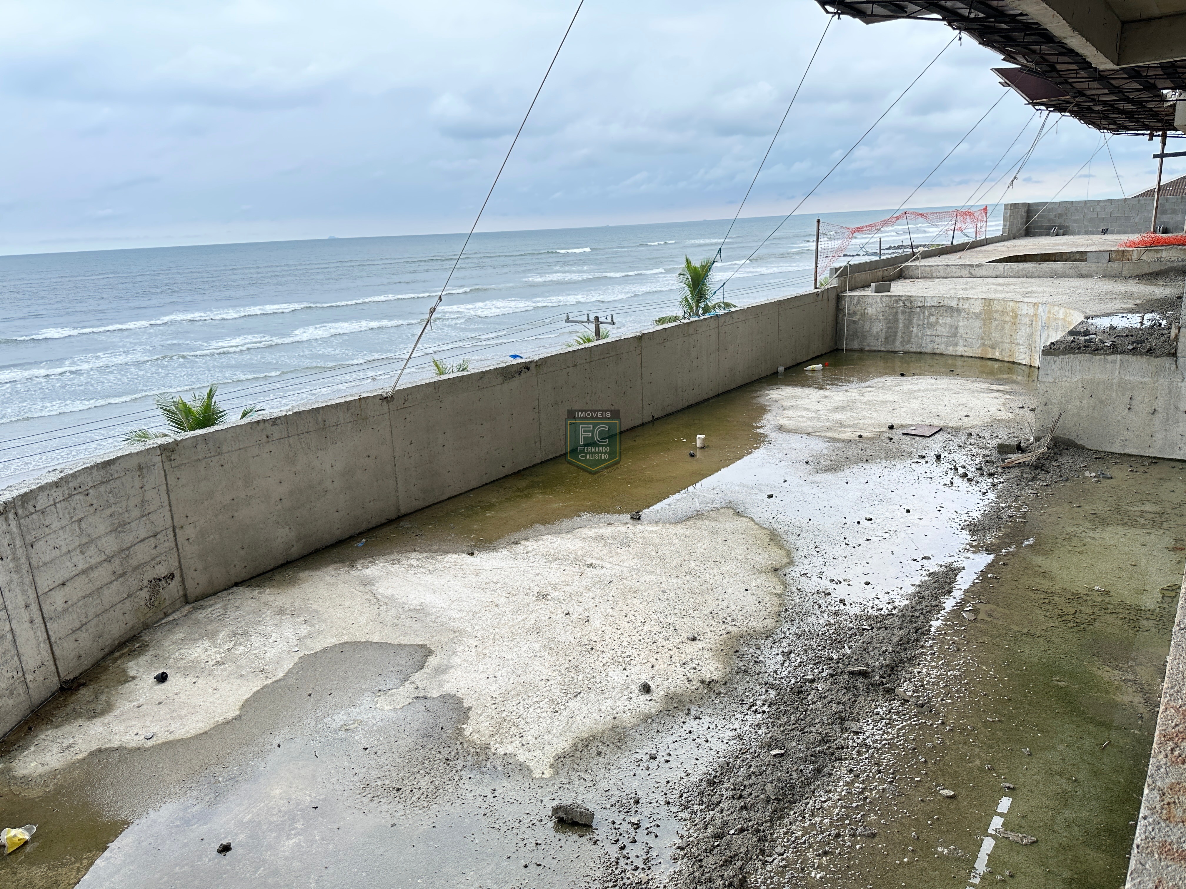 Apartamento 3 dormitórios (1 suíte) altíssimo padrão em obras, varanda gourmet frente mar, financia/permuta, local nobre, centro histórico mongaguá sp