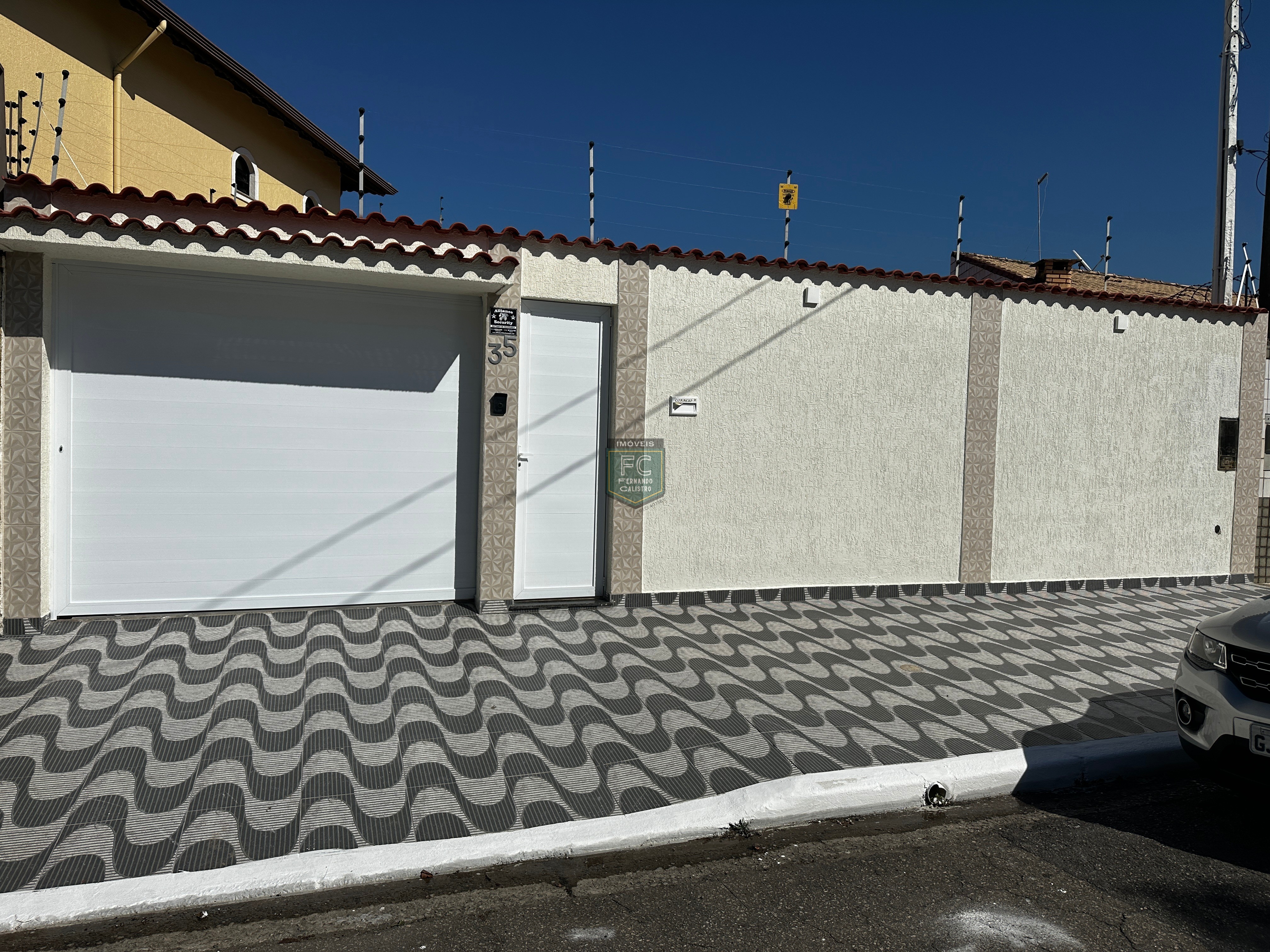 Casa Lote Inteiro 3 Suítes (1 na Edícula), Mobiliada, Ar Condicionado, Piscina, Espaço Gourmet, 3 Vagas, 35 mts da Praia, Bal Flórida, Praia Grande SP