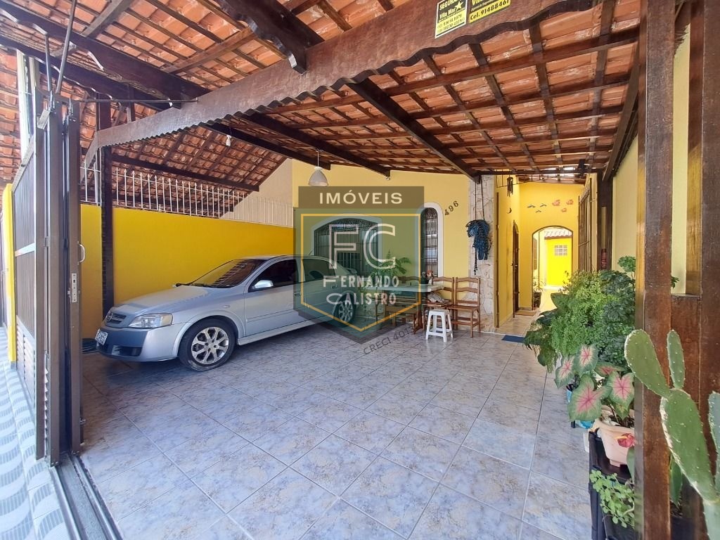 Linda casa térrea reformada 2 dormitórios, área coberta c/ c