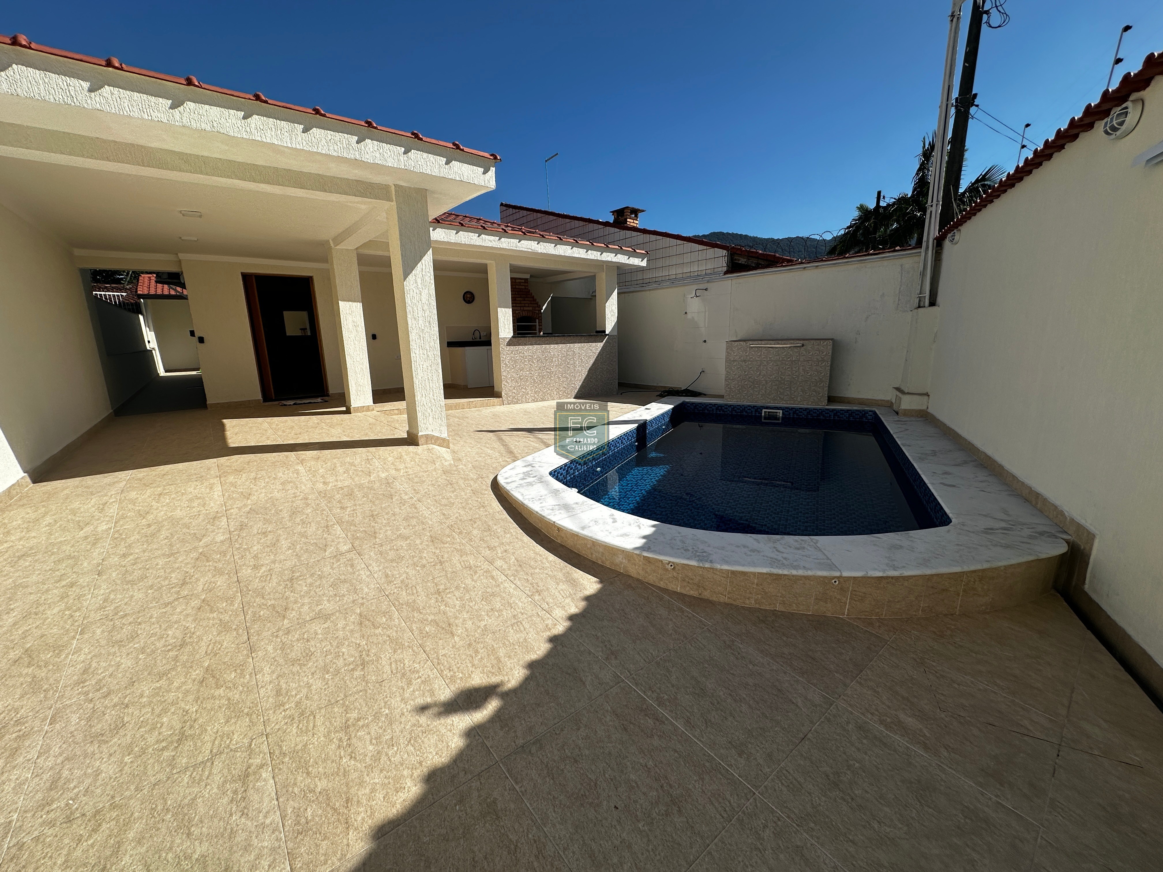 Casa lote inteiro 3 suítes (1 na edícula), mobiliada, ar con