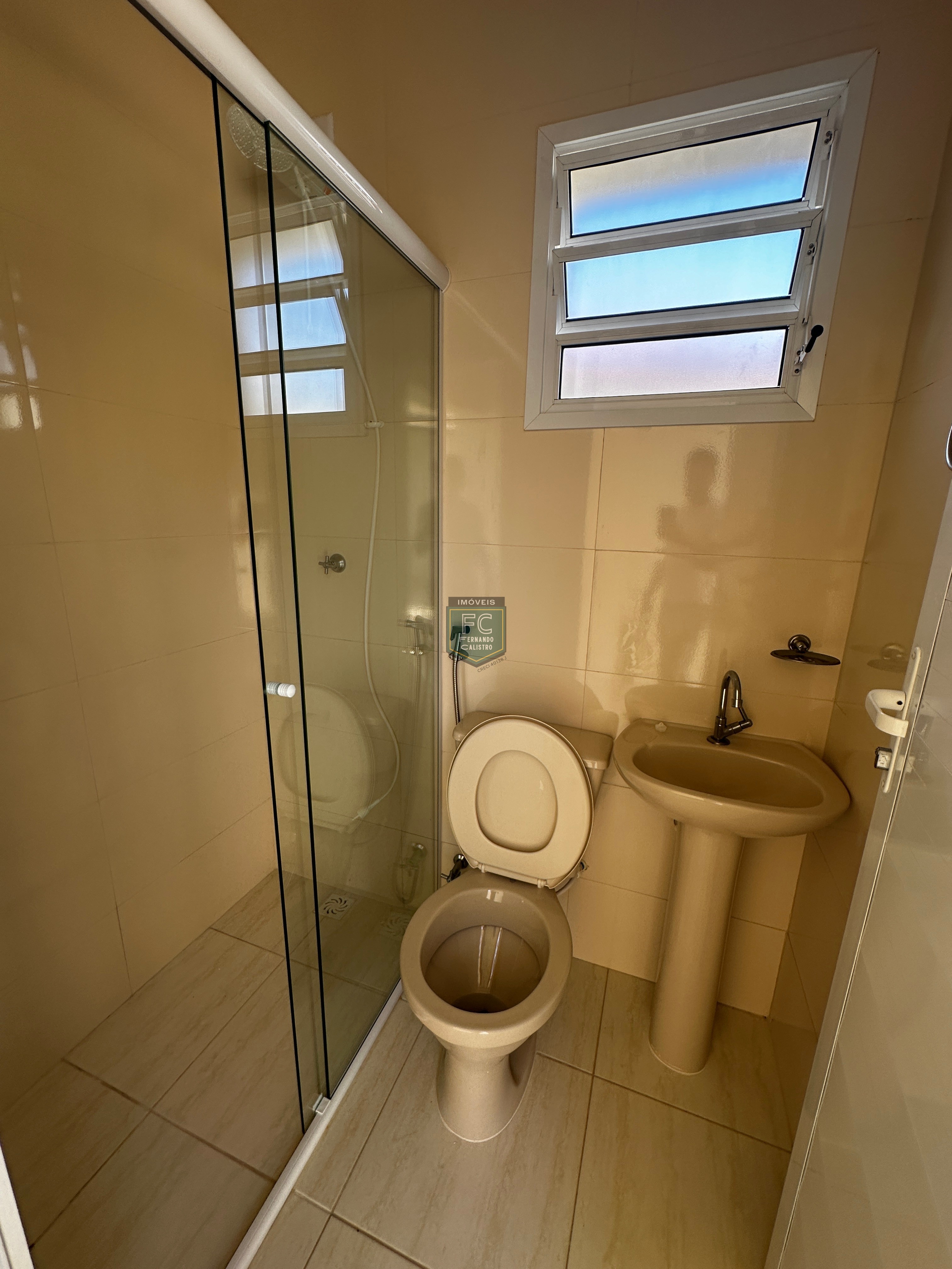 Casa Lote Inteiro 3 Suítes (1 na Edícula), Mobiliada, Ar Condicionado, Piscina, Espaço Gourmet, 3 Vagas, 35 mts da Praia, Bal Flórida, Praia Grande SP