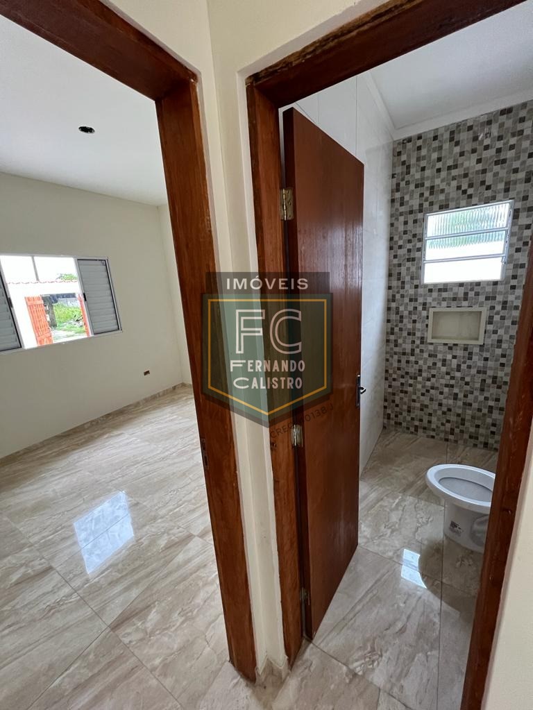 Casa térrea nova 2 dormitórios (1 suíte), quintal, piscina, 