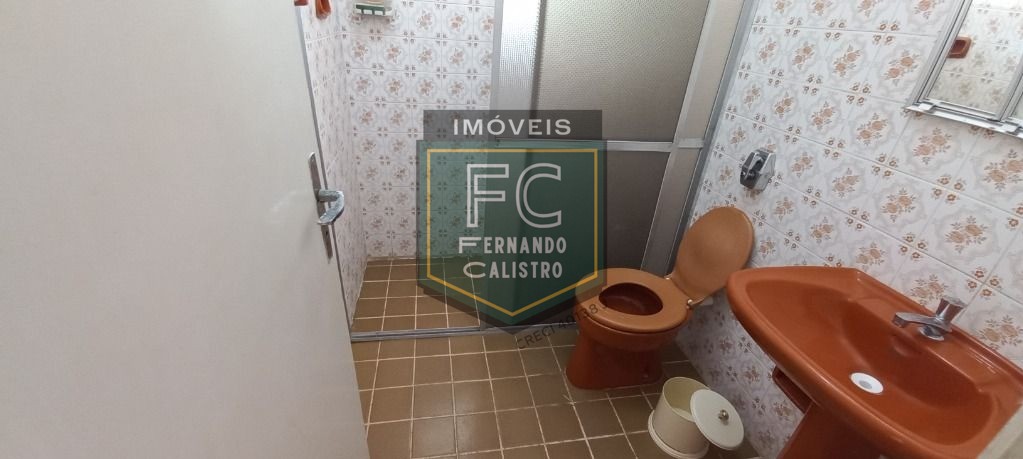 Casa térrea c/ piscina a passos da praia, 2 dormitórios, 2 banheiros, 3 vagas cobertas, $ imperdível, financiamento bancário, jd real, praia grande sp