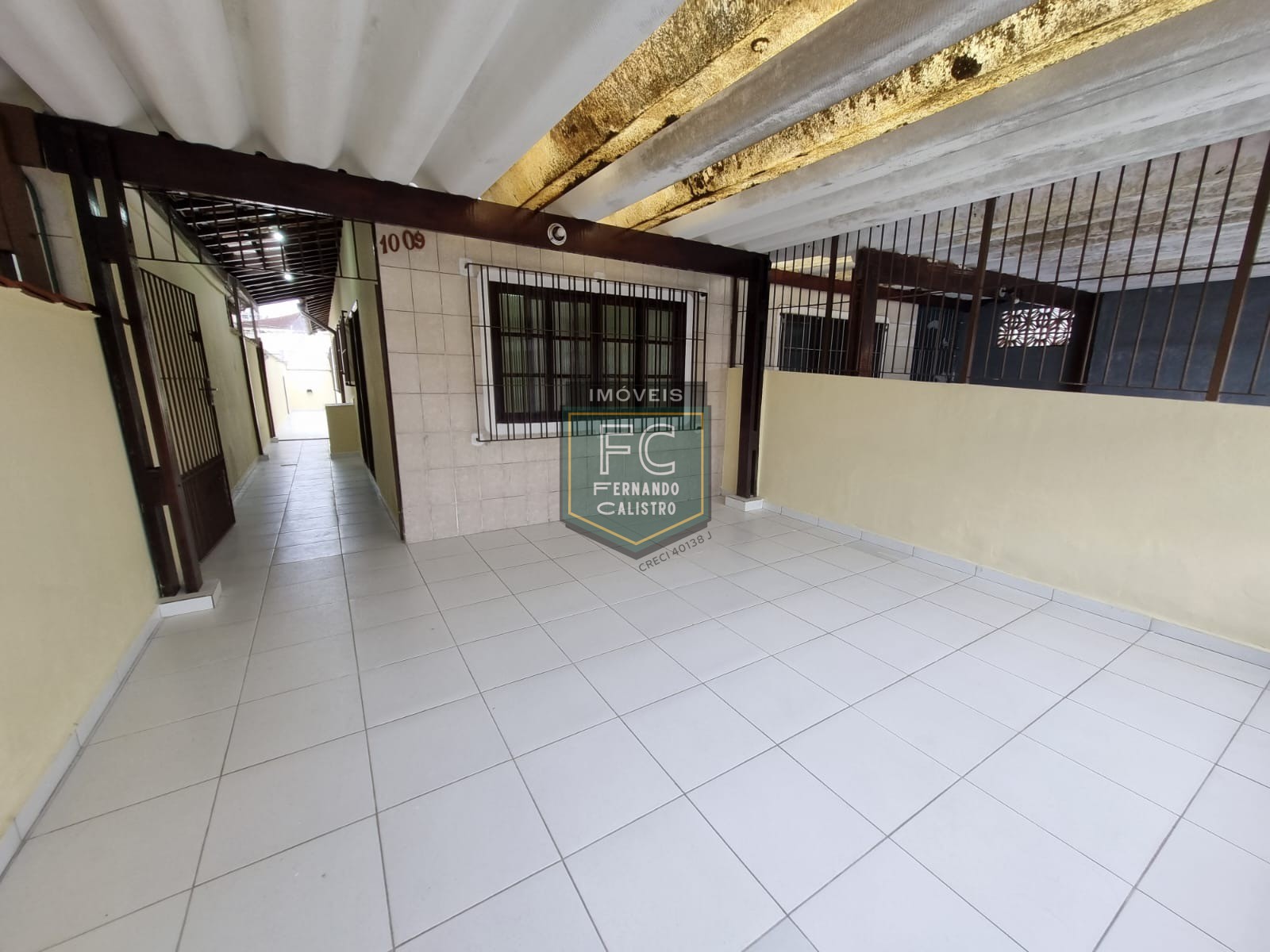 Casa térrea reformada 2 dormitórios (1 suíte) próxima ao cen