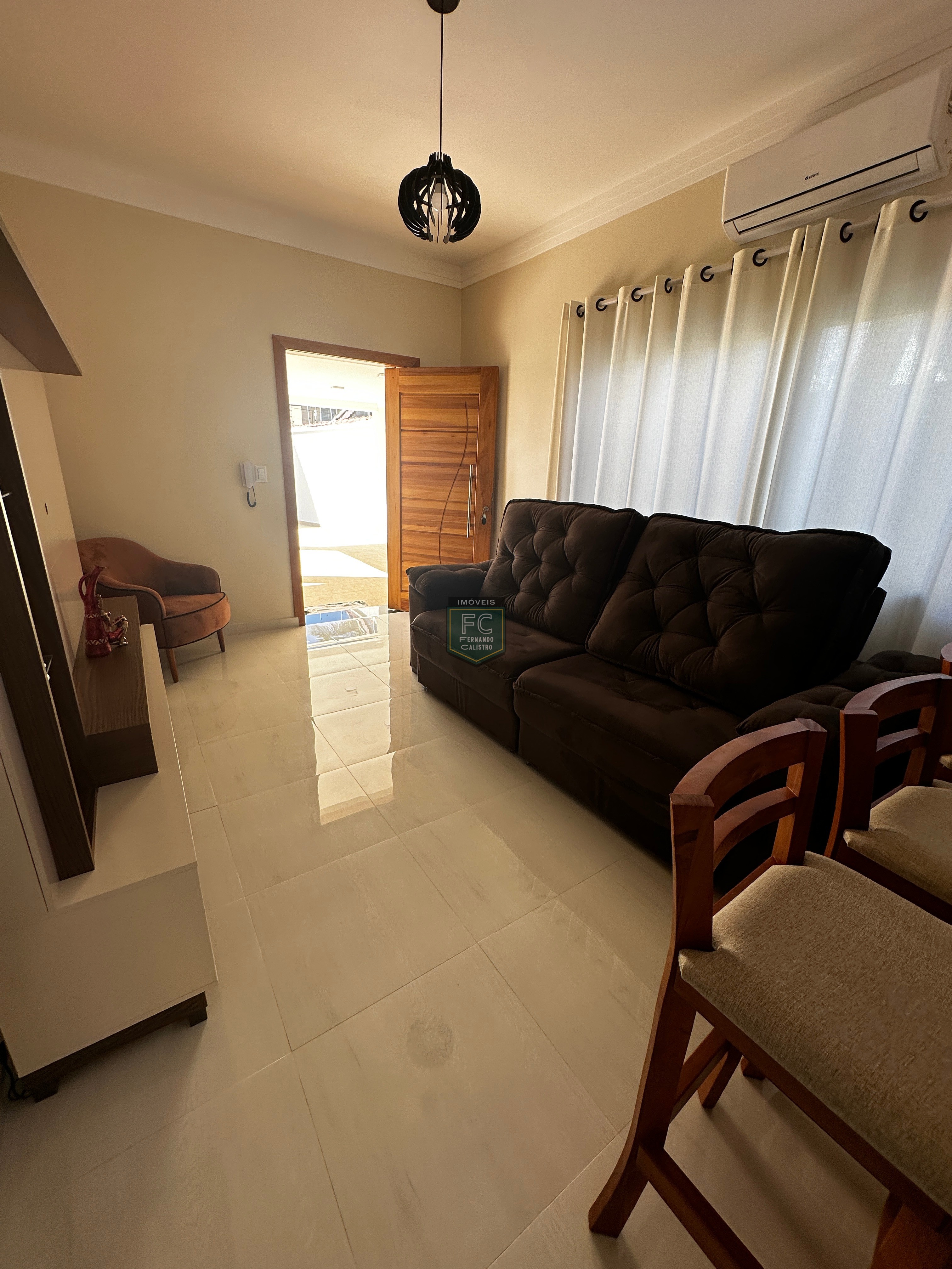 Casa lote inteiro 3 suítes (1 na edícula), mobiliada, ar con