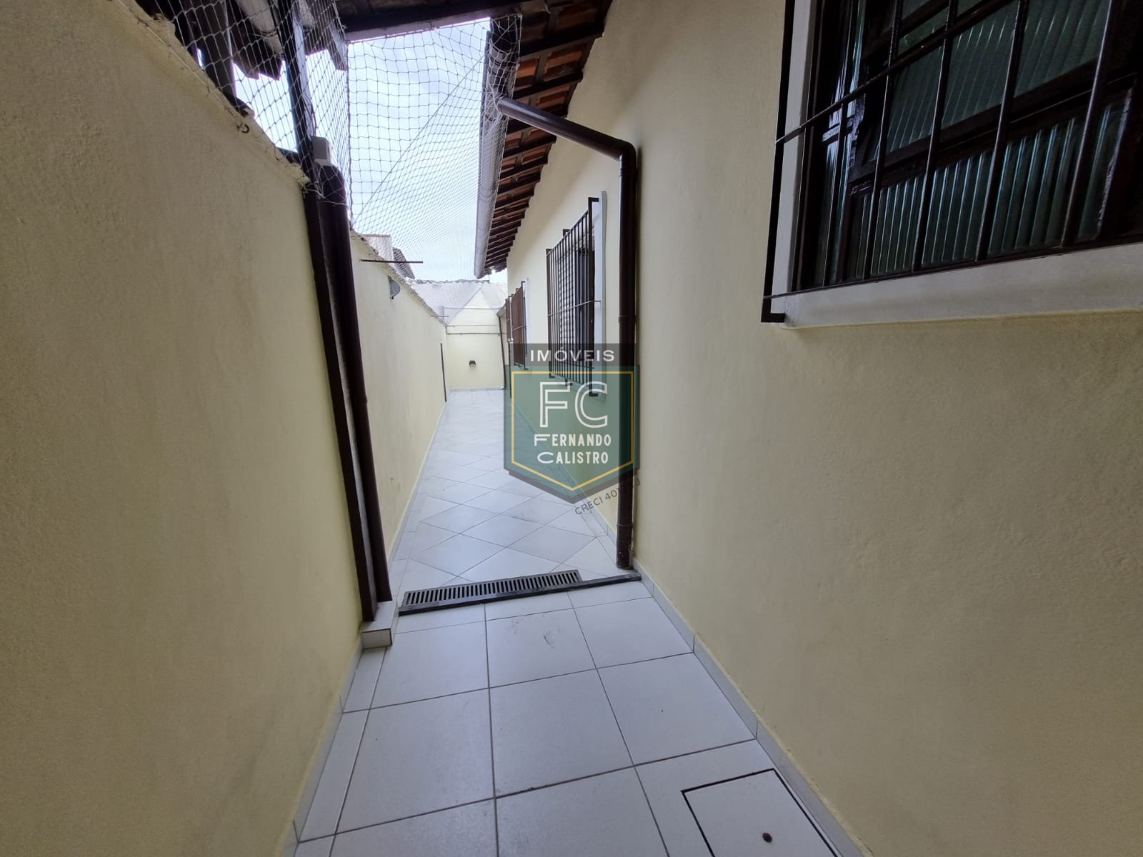 Casa térrea reformada 2 dormitórios (1 suíte) próxima ao cen
