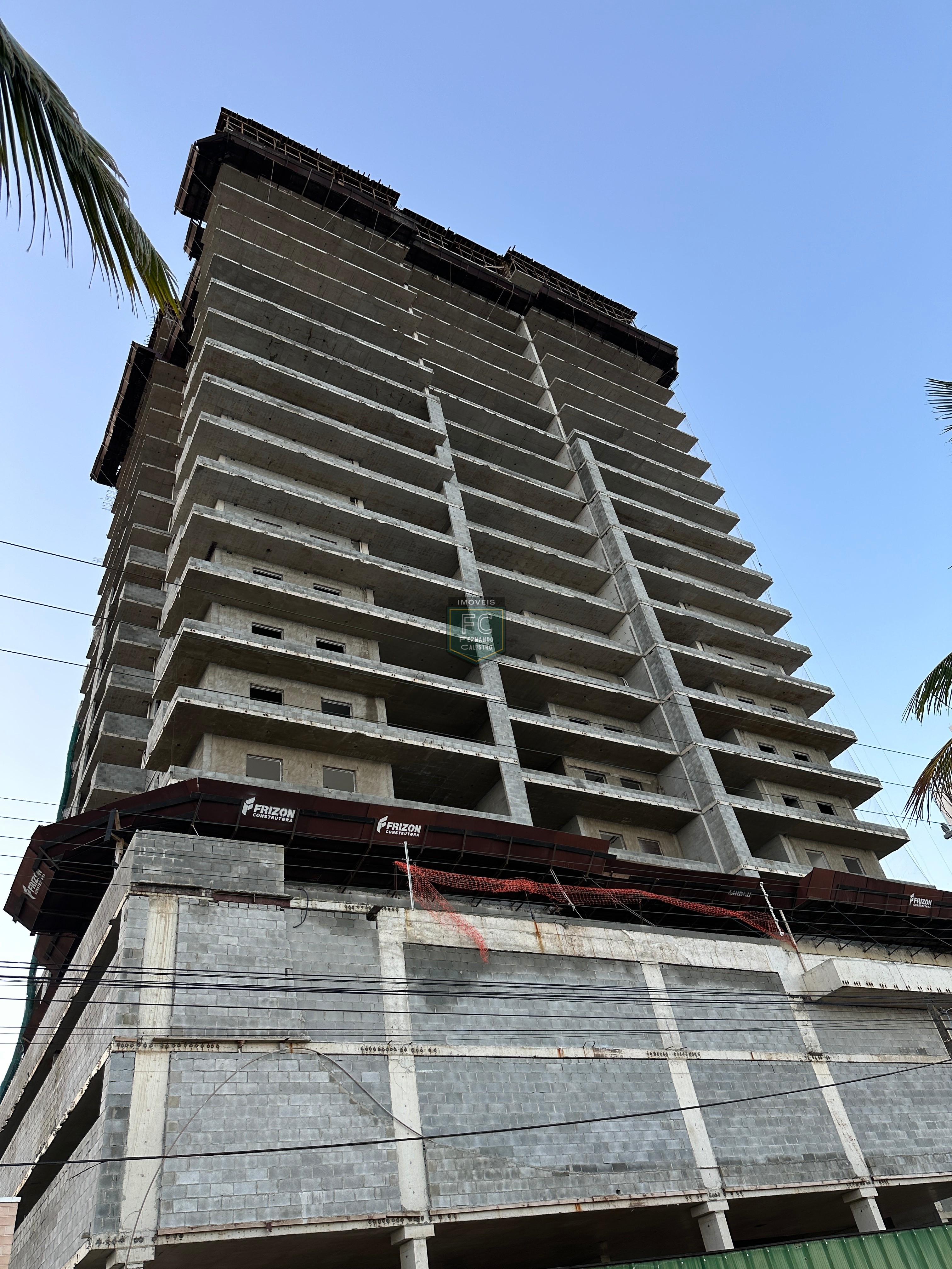 Apartamento 3 dormitórios (1 suíte) altíssimo padrão em obras, varanda gourmet frente mar, financia/permuta, local nobre, centro histórico mongaguá sp