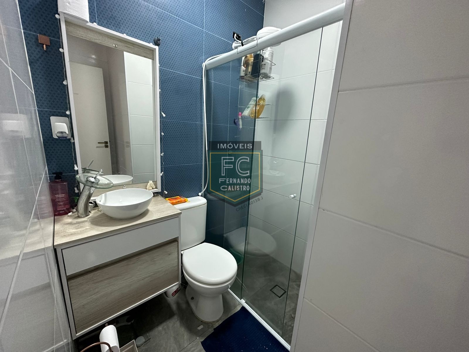 Sobrado Individual 2 Dormitórios (1 c/ Sacada c/ Vista p/ o Mar), Área Coberta c/ Churrasqueira, Financia, 70 Mts da Praia, V.Caiçara, Praia Grande SP