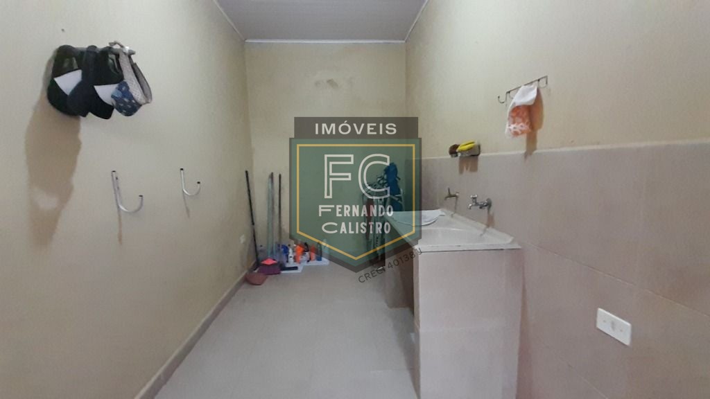 Casa Térrea Reformada 2 Dormitórios + Edícula c/ WC, Quintal c/ Epaço Coberto, 2 Vagas Cobertas, Financiamento Bancário, Jd Imperador, Praia Grande SP