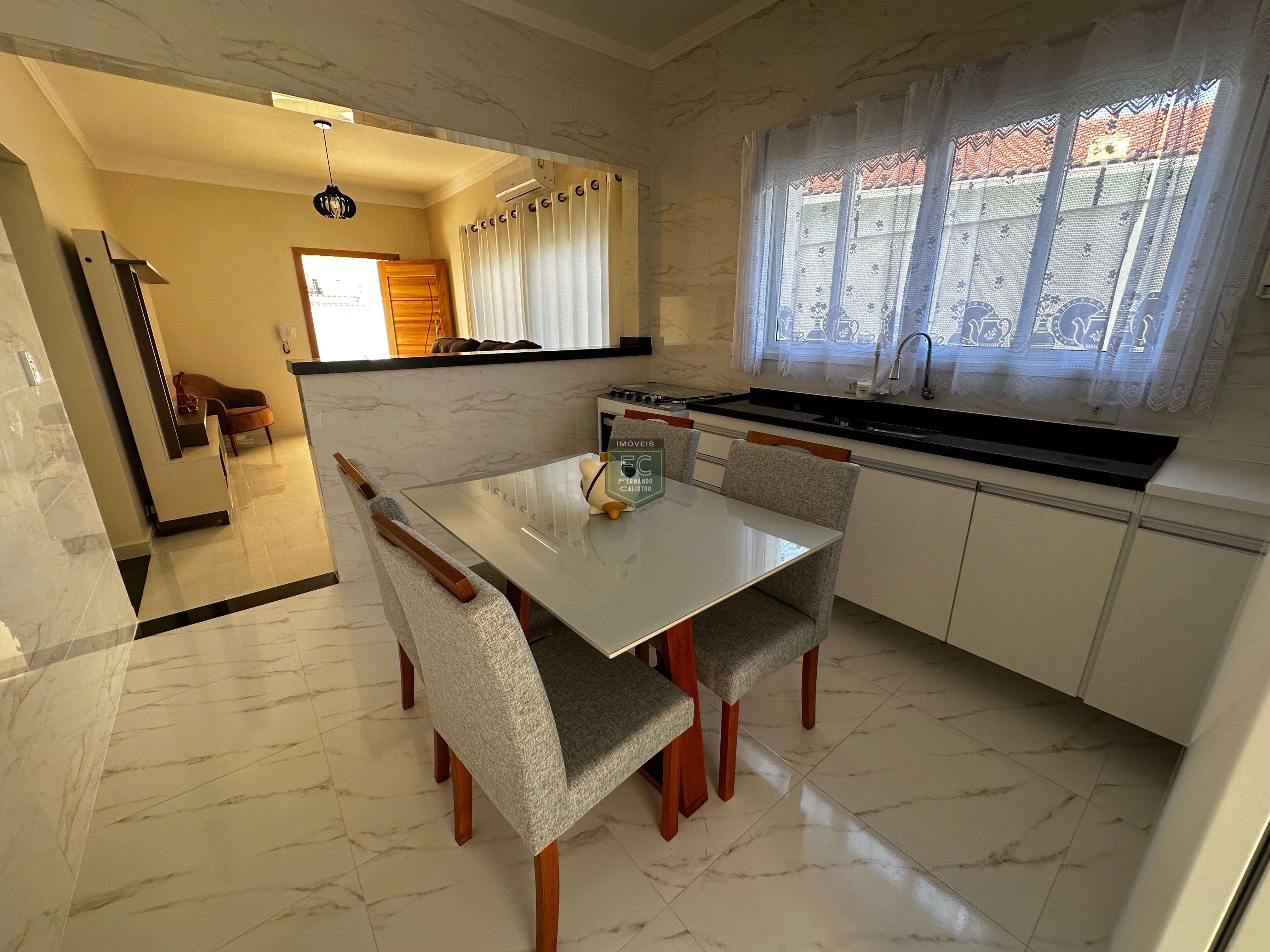 Casa Lote Inteiro 3 Suítes (1 na Edícula), Mobiliada, Ar Condicionado, Piscina, Espaço Gourmet, 3 Vagas, 35 mts da Praia, Bal Flórida, Praia Grande SP