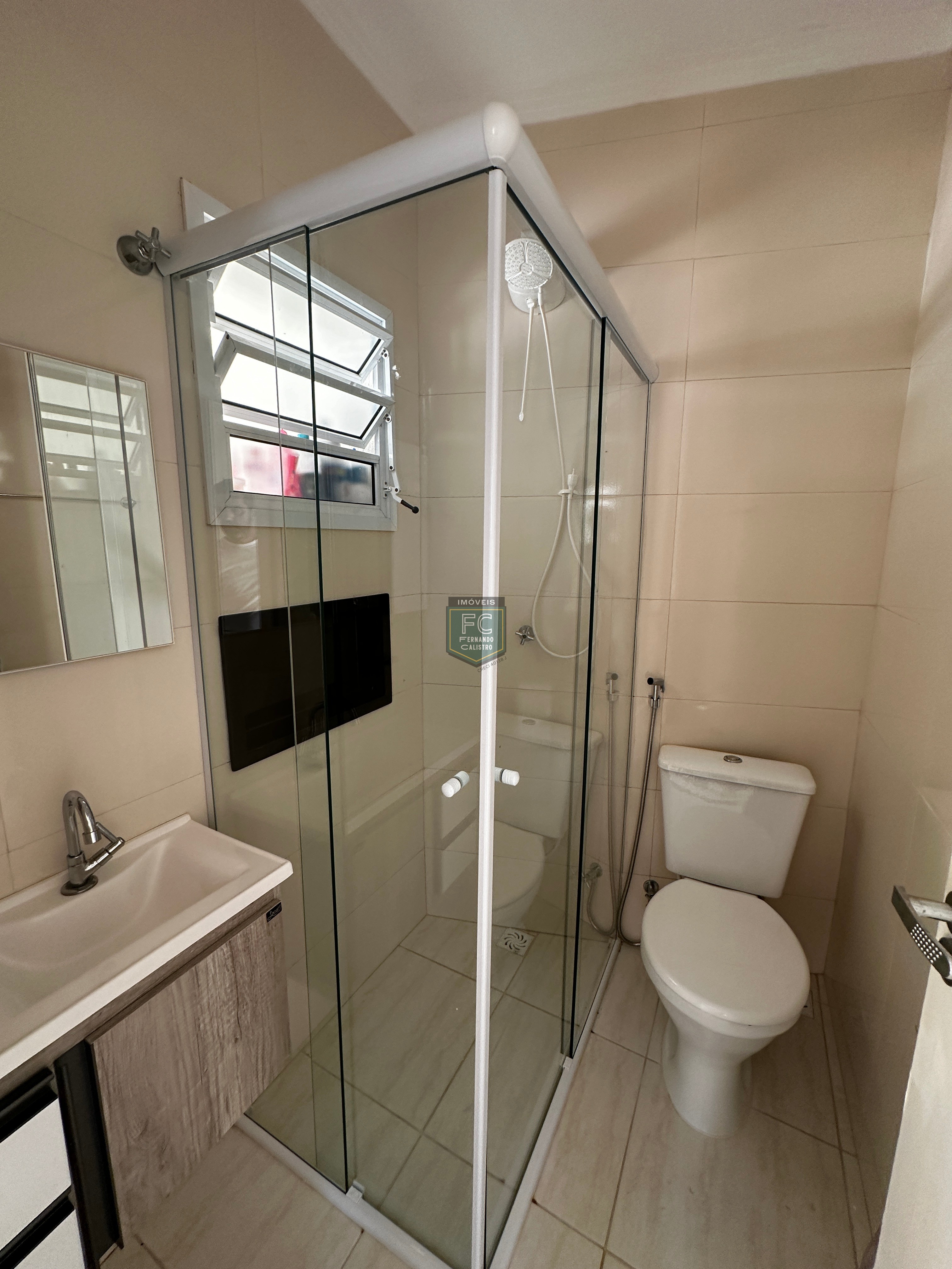 Casa Lote Inteiro 3 Suítes (1 na Edícula), Mobiliada, Ar Condicionado, Piscina, Espaço Gourmet, 3 Vagas, 35 mts da Praia, Bal Flórida, Praia Grande SP