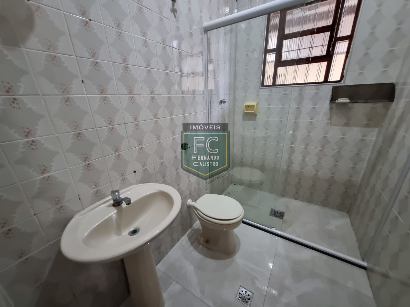 Casa térrea reformada 2 dormitórios (1 suíte) próxima ao cen