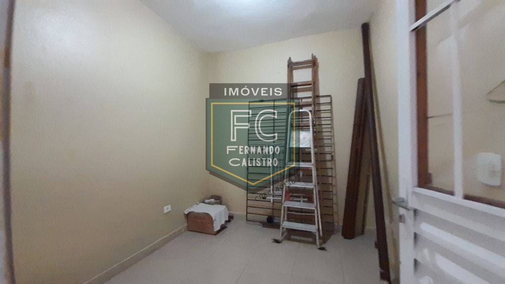 Casa Térrea Reformada 2 Dormitórios + Edícula c/ WC, Quintal c/ Epaço Coberto, 2 Vagas Cobertas, Financiamento Bancário, Jd Imperador, Praia Grande SP