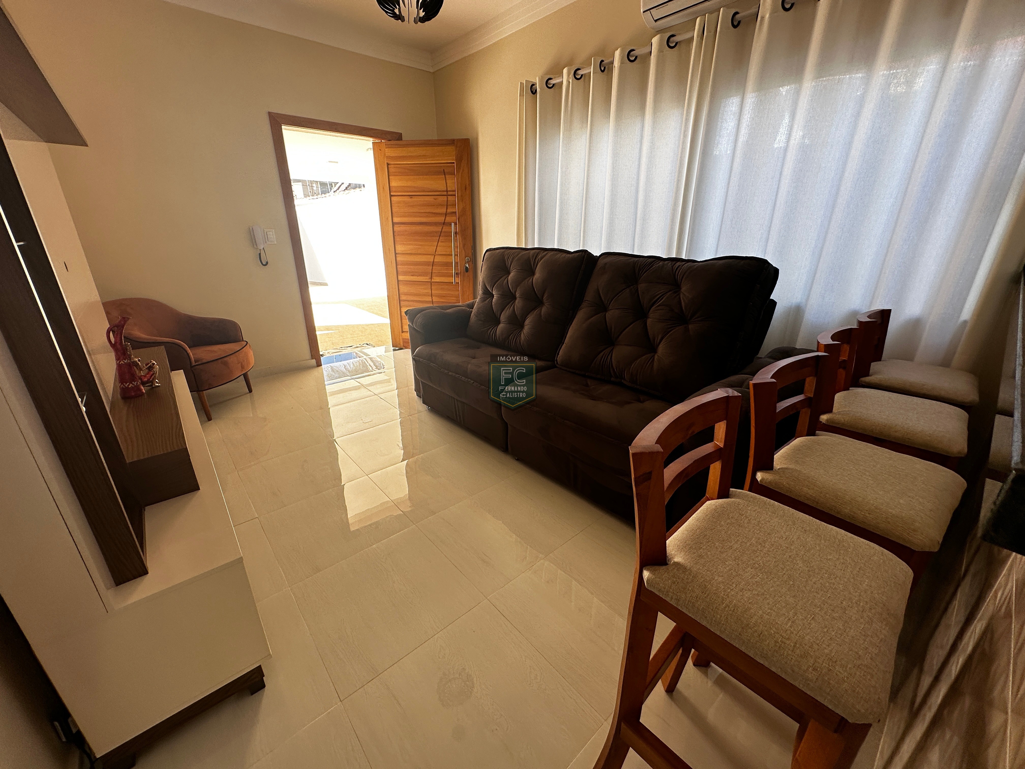 Casa Lote Inteiro 3 Suítes (1 na Edícula), Mobiliada, Ar Condicionado, Piscina, Espaço Gourmet, 3 Vagas, 35 mts da Praia, Bal Flórida, Praia Grande SP