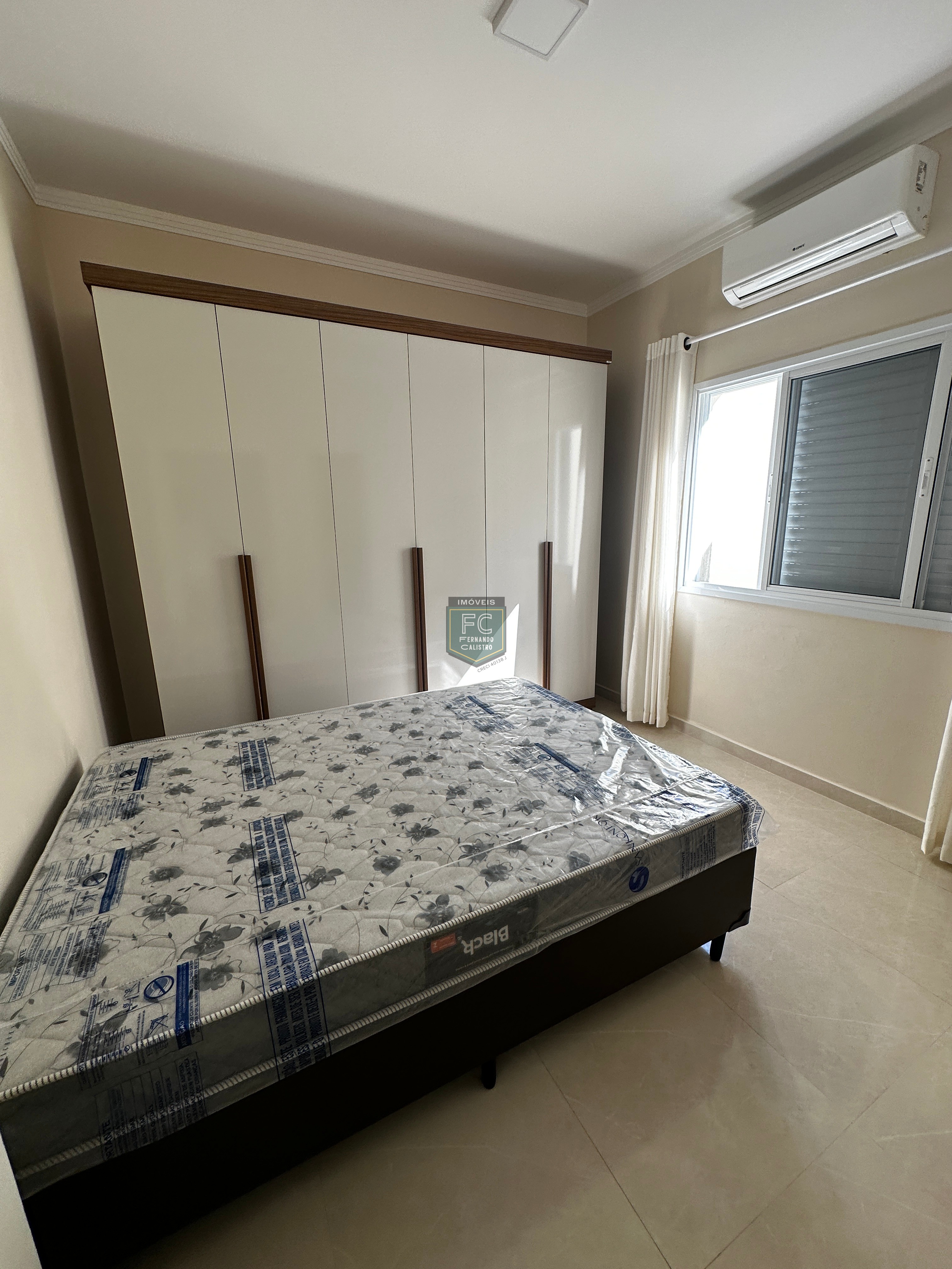 Casa Lote Inteiro 3 Suítes (1 na Edícula), Mobiliada, Ar Condicionado, Piscina, Espaço Gourmet, 3 Vagas, 35 mts da Praia, Bal Flórida, Praia Grande SP