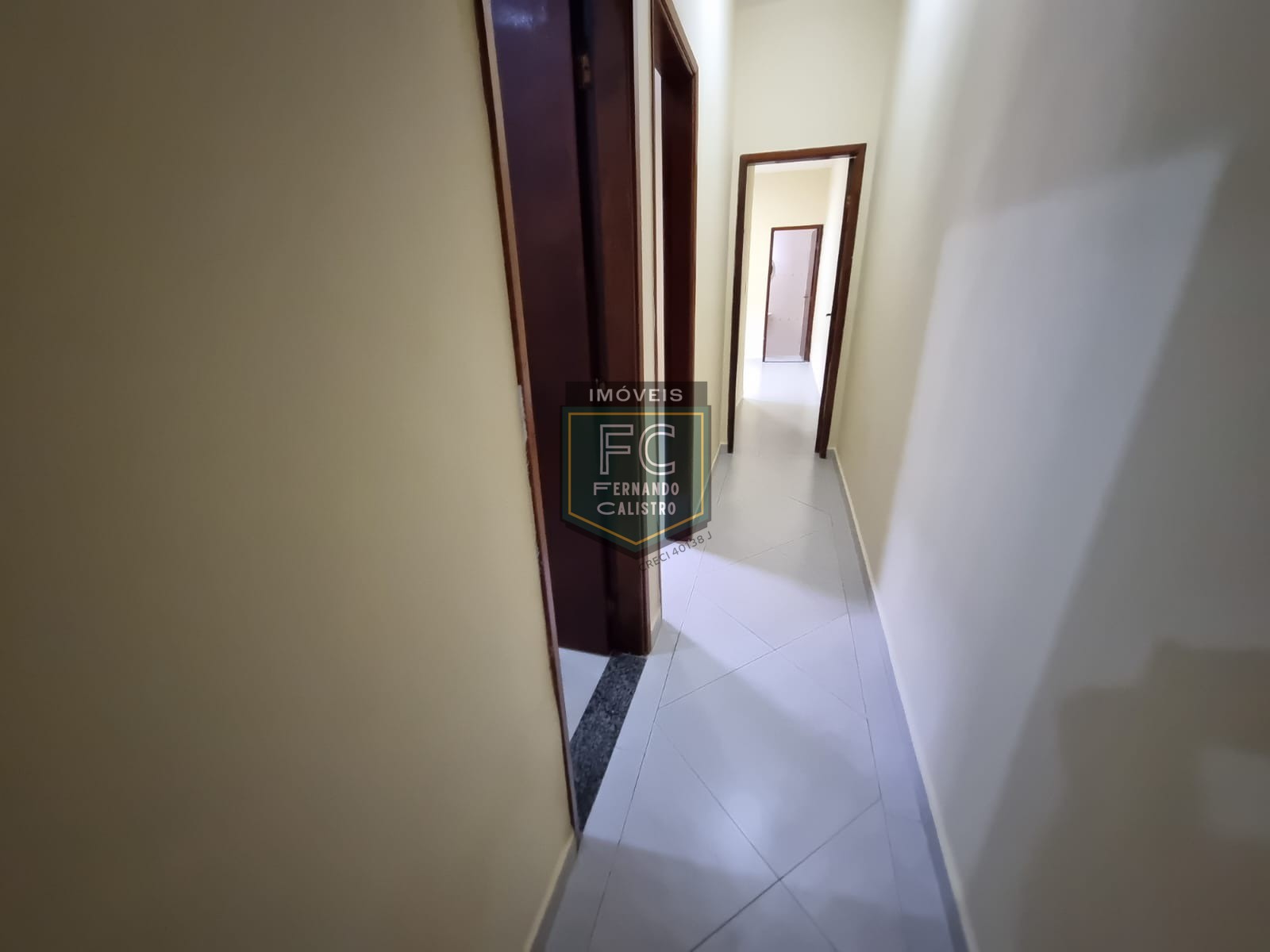 Casa térrea reformada 2 dormitórios (1 suíte) próxima ao cen