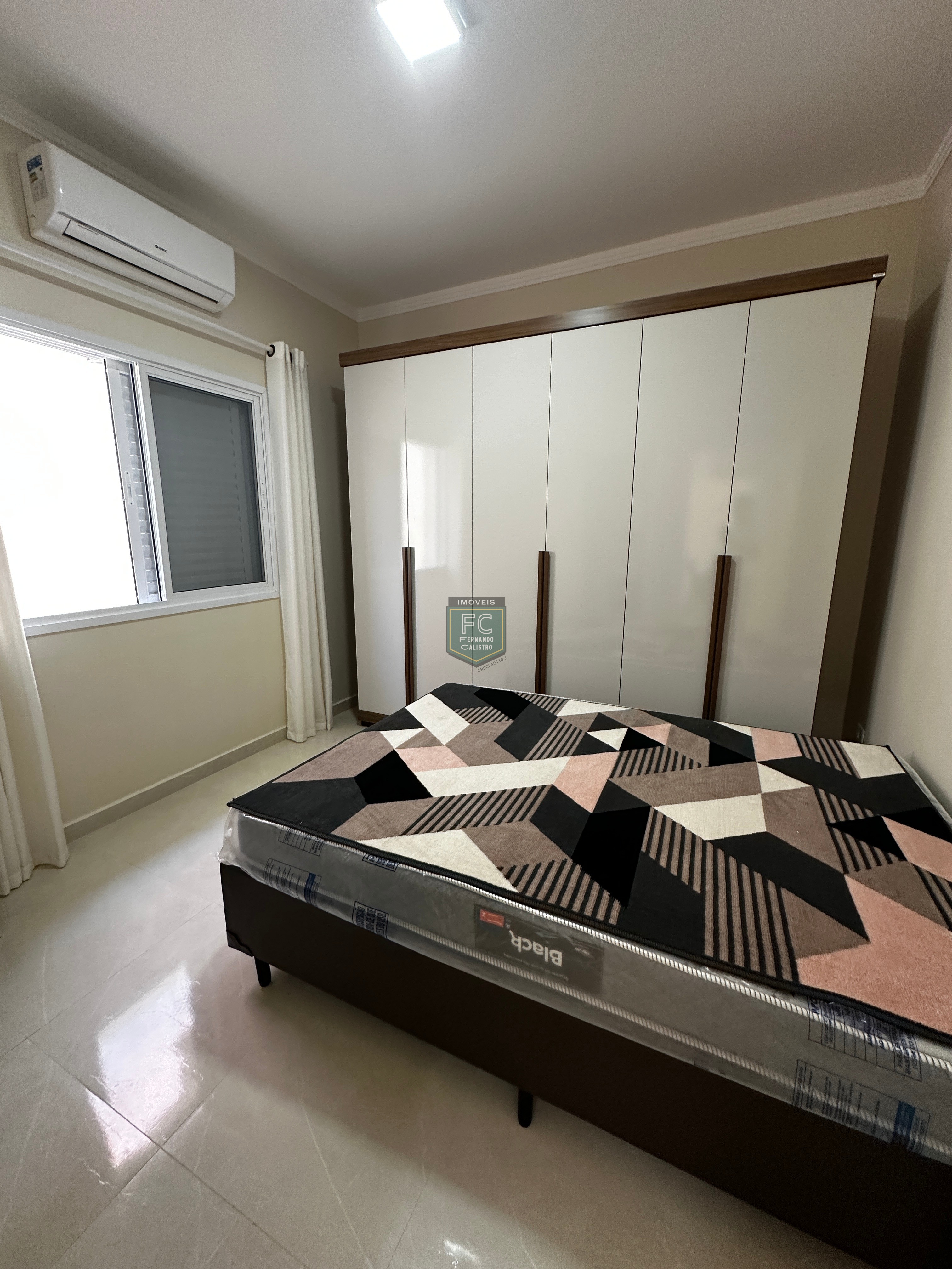 Casa lote inteiro 3 suítes (1 na edícula), mobiliada, ar con