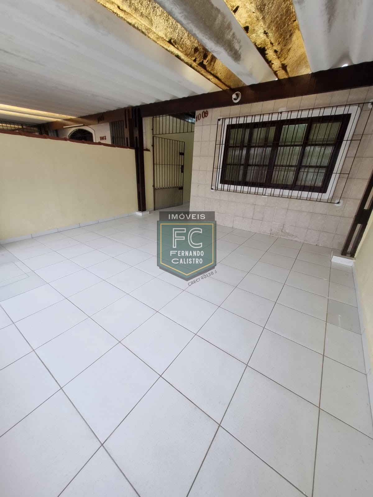 Casa térrea reformada 2 dormitórios (1 suíte) próxima ao centro de ocian, 2 vagas cobertas, z2, $ imperdível, financiamento bancário, praia grande sp