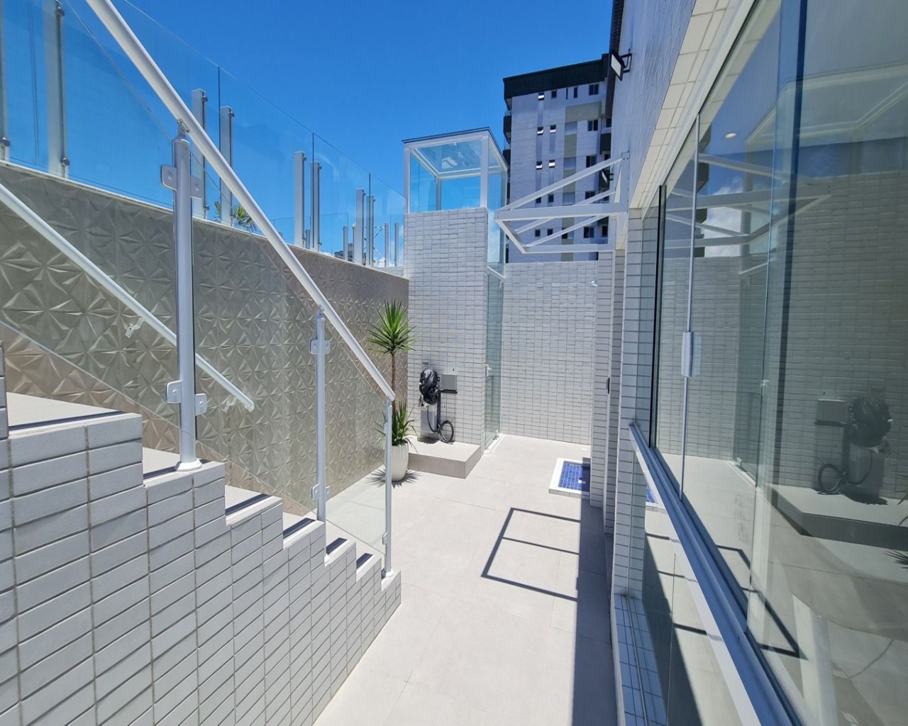 Oportunidade!!! apto 01 dorm., localização privilegiada à venda, 53 m² - vila guilhermina - praia grande/sp.