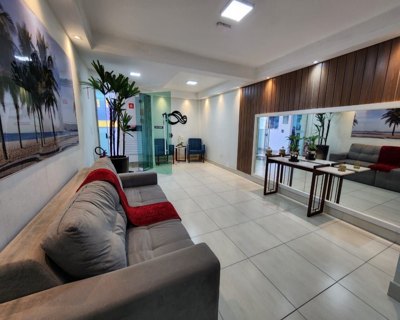 Apartamento 2 dormitórios (1 suíte) em frente ao mar, varanda gourmet envidraçada, móveis planejados, vila atlântica, região central - mongaguá/sp