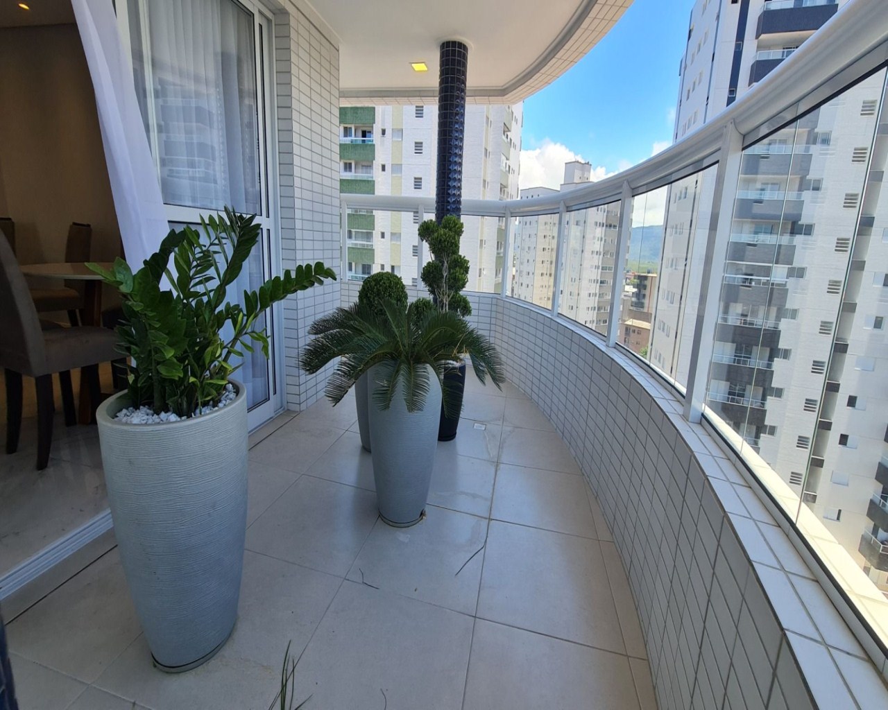 Oportunidade!!! apto 01 dorm., localização privilegiada à venda, 53 m² - vila guilhermina - praia grande/sp.