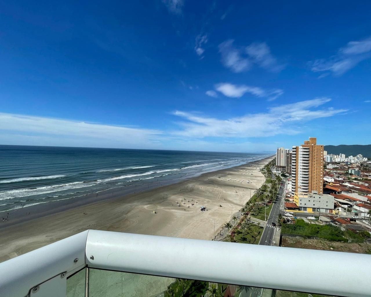 Apto mobiliado, pé na areia, c/ 2 dorm., 78 m² - caiçara - praia grande/sp