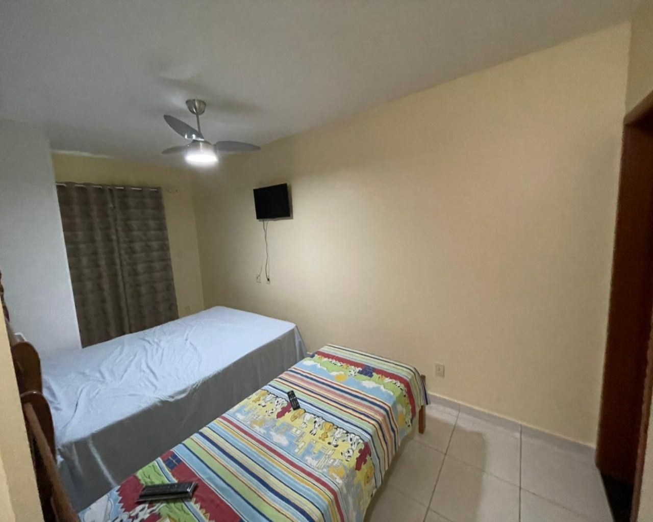 Apto mobiliado, pé na areia, c/ 2 dorm., 78 m² - caiçara - praia grande/sp