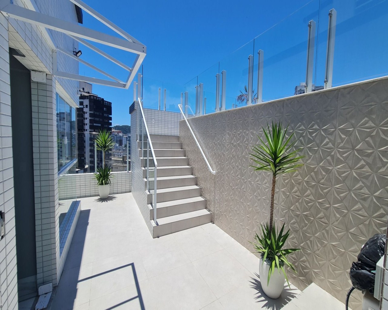 Oportunidade!!! apto 01 dorm., localização privilegiada à venda, 53 m² - vila guilhermina - praia grande/sp.