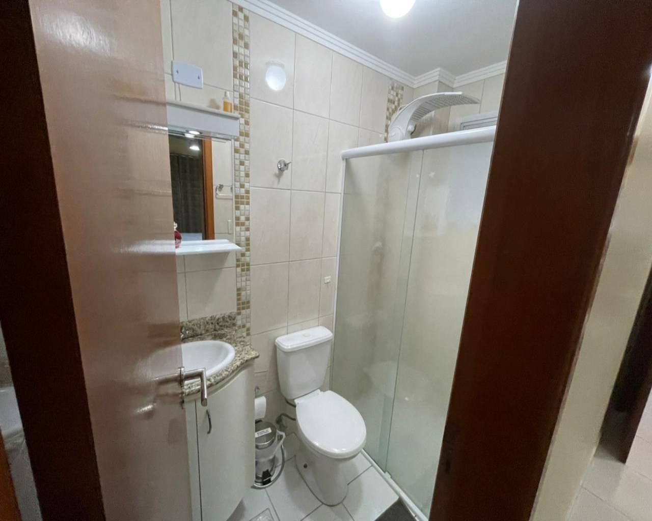 Apto mobiliado, pé na areia, c/ 2 dorm., 78 m² - caiçara - praia grande/sp