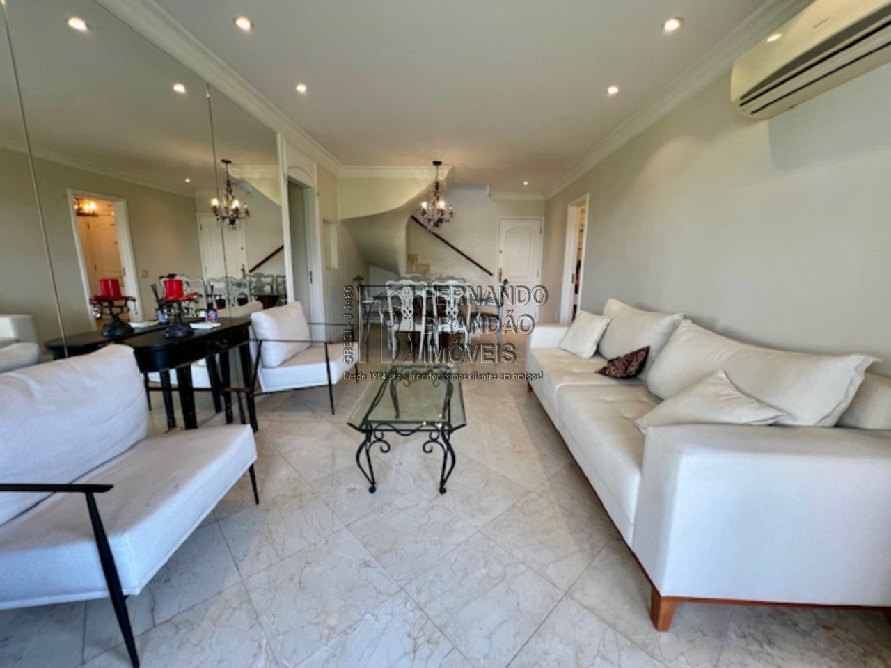 Cobertura, 3 quartos, 218 m² - Foto 2