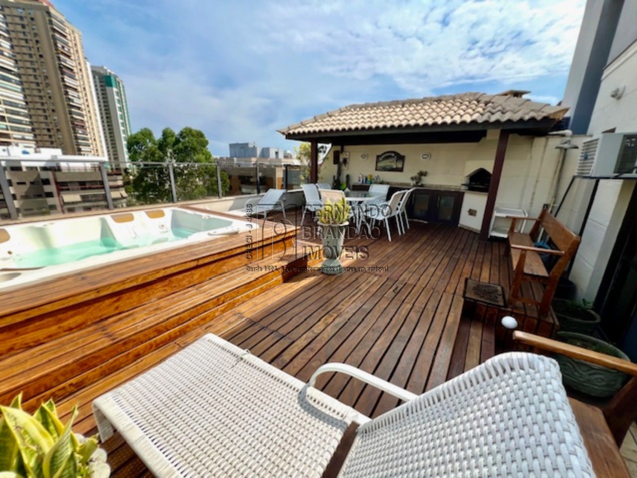 Cobertura, 3 quartos, 218 m² - Foto 1