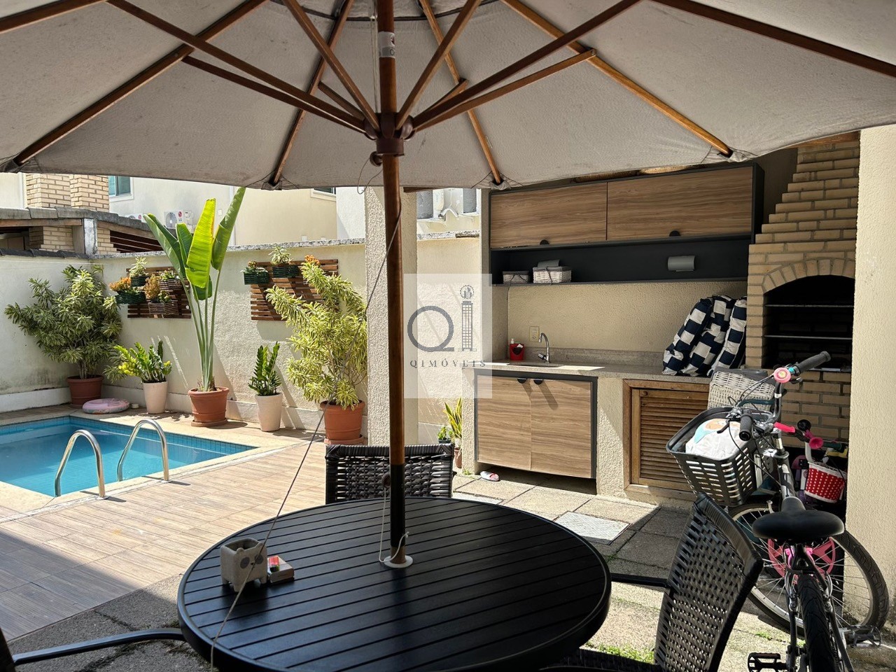 Casa no Recreio dos Bandeirantes: 3 quartos, 3 suites, 3 salas, 5 banheiros, 3 vagas de garagem, 170m² - Rio de Janeiro-RJ