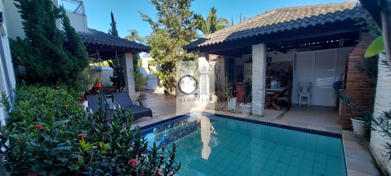 Linda Casa Recreio dos Bandeirantes 4 suítes com piscina e churrasqueira